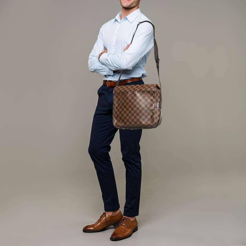 Designer bags are ideal companions for ample occasions Here we have a fashion meets functionality piece crafted with precision. It has been equipped with a well sized interior that can easily fit your small essentials.