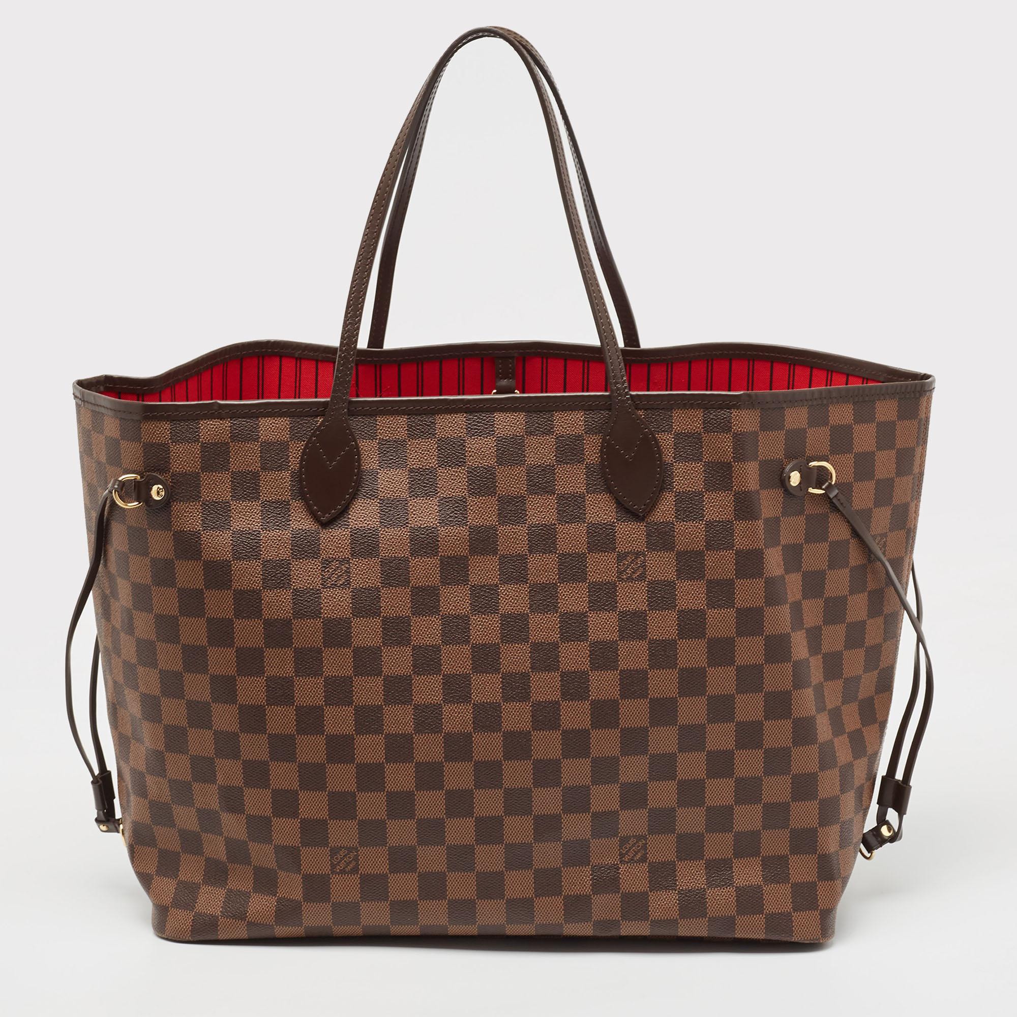 Louis Vuitton’s Neverfull was first introduced in 2007. Crafted from classic Damier Ebene canvas, Neverfull is versatile in design. The bag features dual top handles and a fabric-lined spacious interior. Neverfull is the perfect everyday