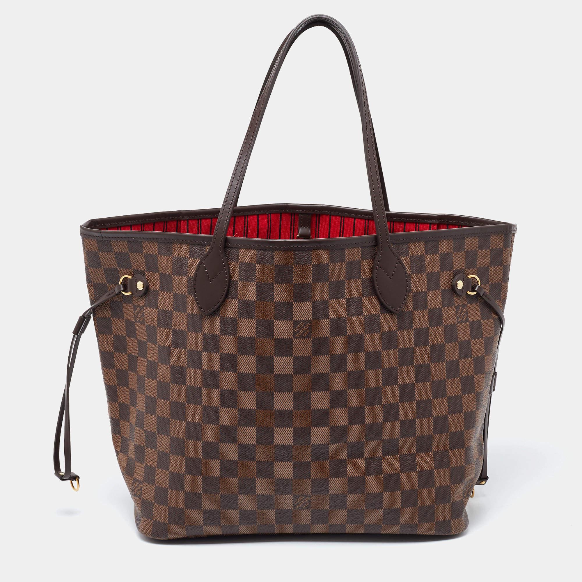 Louis Vuitton’s Neverfull was first introduced in 2007, and even today, it is a popular design. Crafted from Damier Ebene canvas and leather, this Neverfull is gorgeous. The bag has drawstrings on the sides, a spacious canvas interior that can house