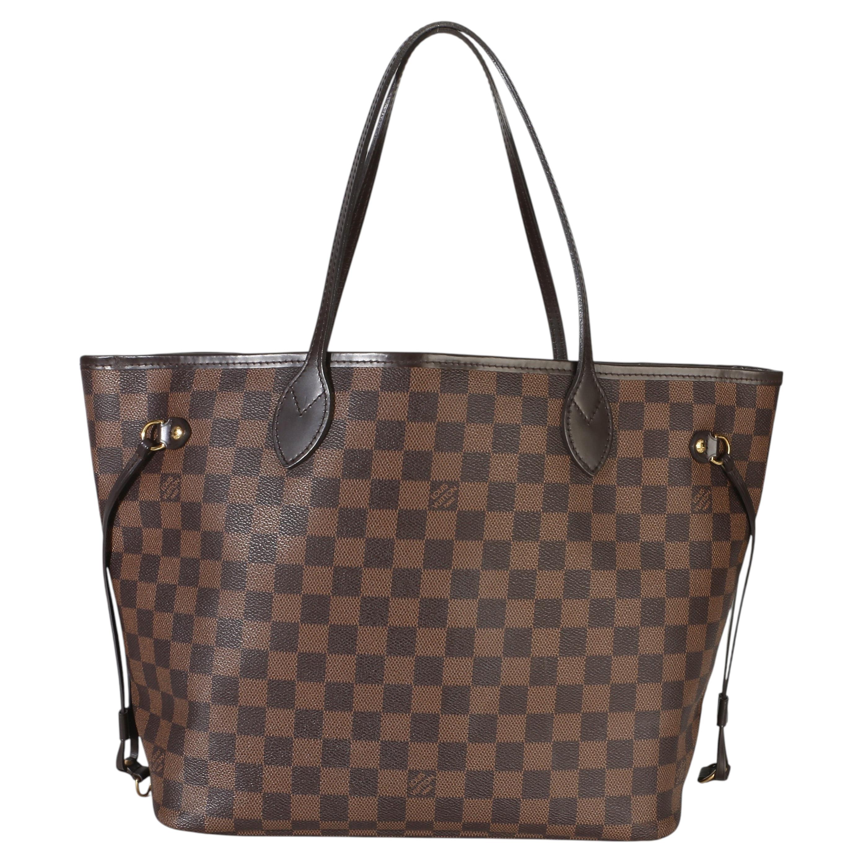 Does the Louis Vuitton Neverfull bag have a serial number?