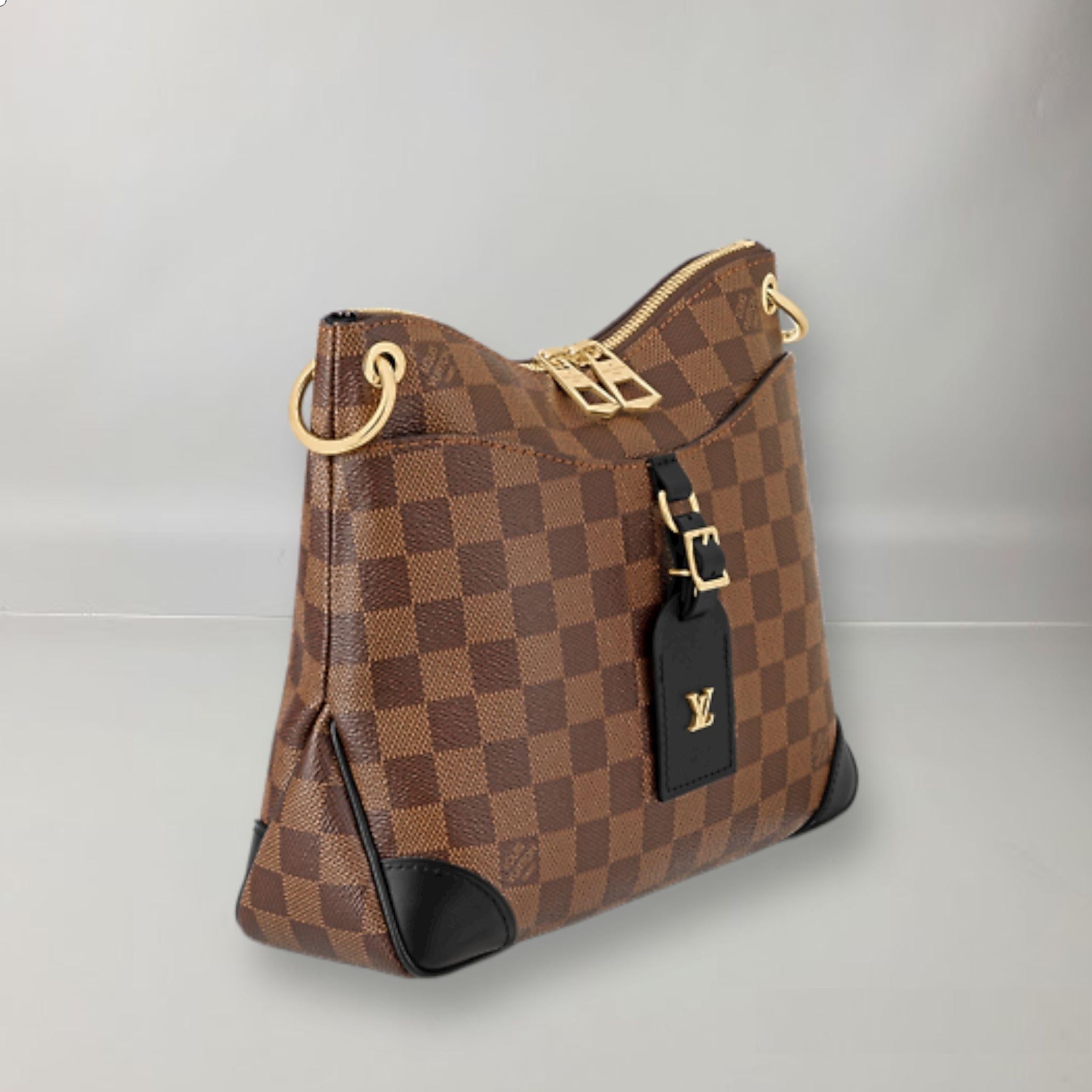 Black
Damier Ebene coated canvas
Textile lining
Cowhide leather trim
Gold-colour hardware
2 leather corners
Double zip closure
Outside flat pocket with magnetic closure
Inside flat pocket
Strap: Removable, adjustable
Strap Drop: 40.0 cm
Strap drop