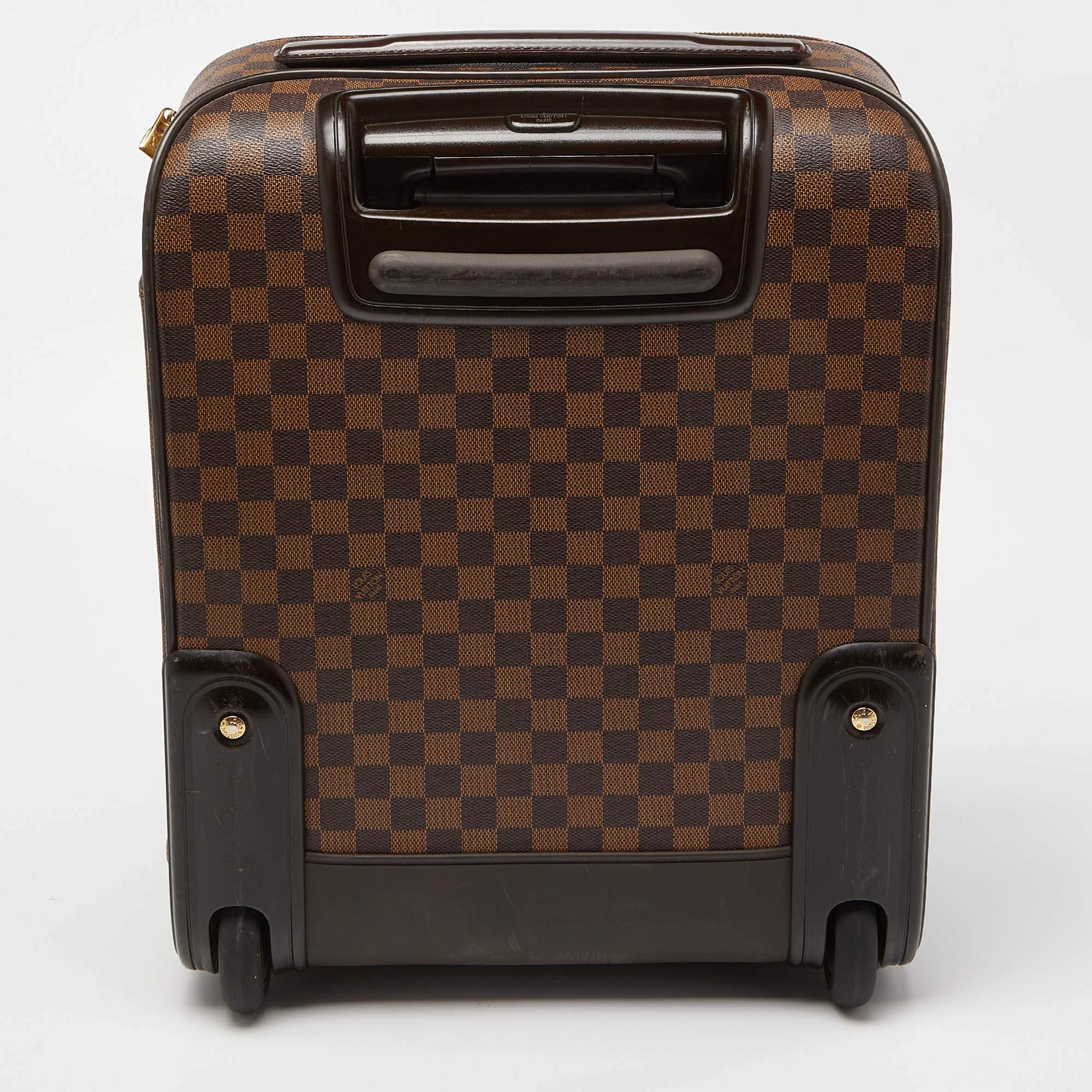 A traveling partner to trust and treasure is this one from Louis Vuitton. The exterior has been crafted from Damier Ebene canvas while the spacious interior is lined with nylon. The case is functional and reliable.

Includes: Original Dustbag