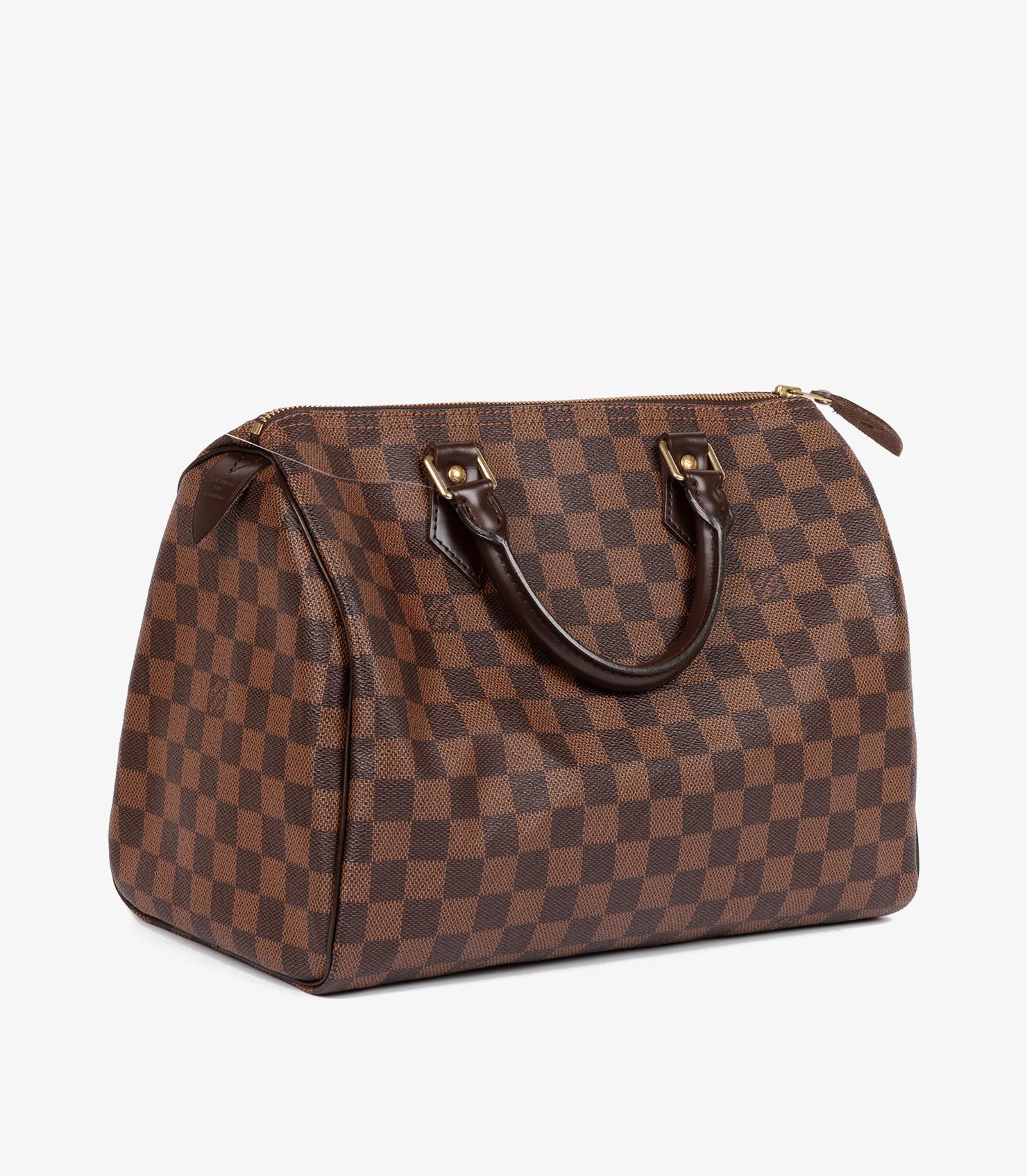 Louis Vuitton Damier Ebene rivestito in tela e pelle di vitello marrone Speedy 30

Dettagli del prodotto
Xupes Ref: HB5773
Marchio: Louis Vuitton
Model No: Speedy 30
Tipo: Tote
Numero di serie: DU0107
Età: 2007
Accompagnato da: Borsa antipolvere