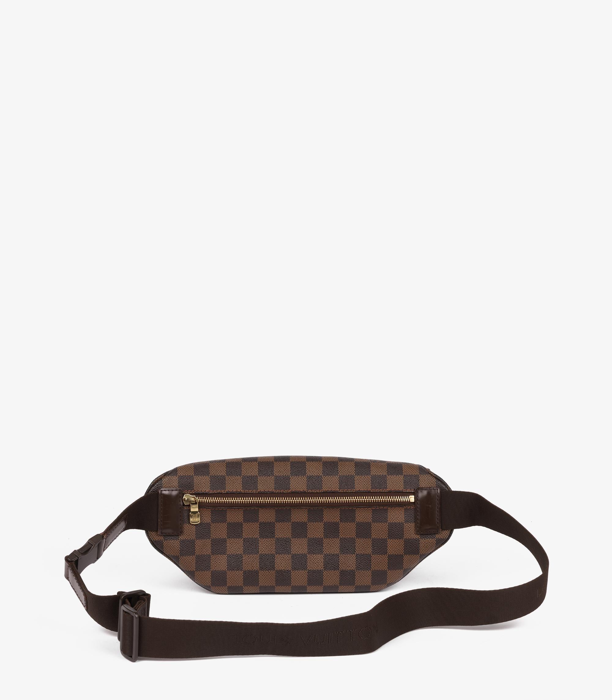 Louis Vuitton Damier Ebene Coated Canvas Melville Gürteltasche im Angebot 2