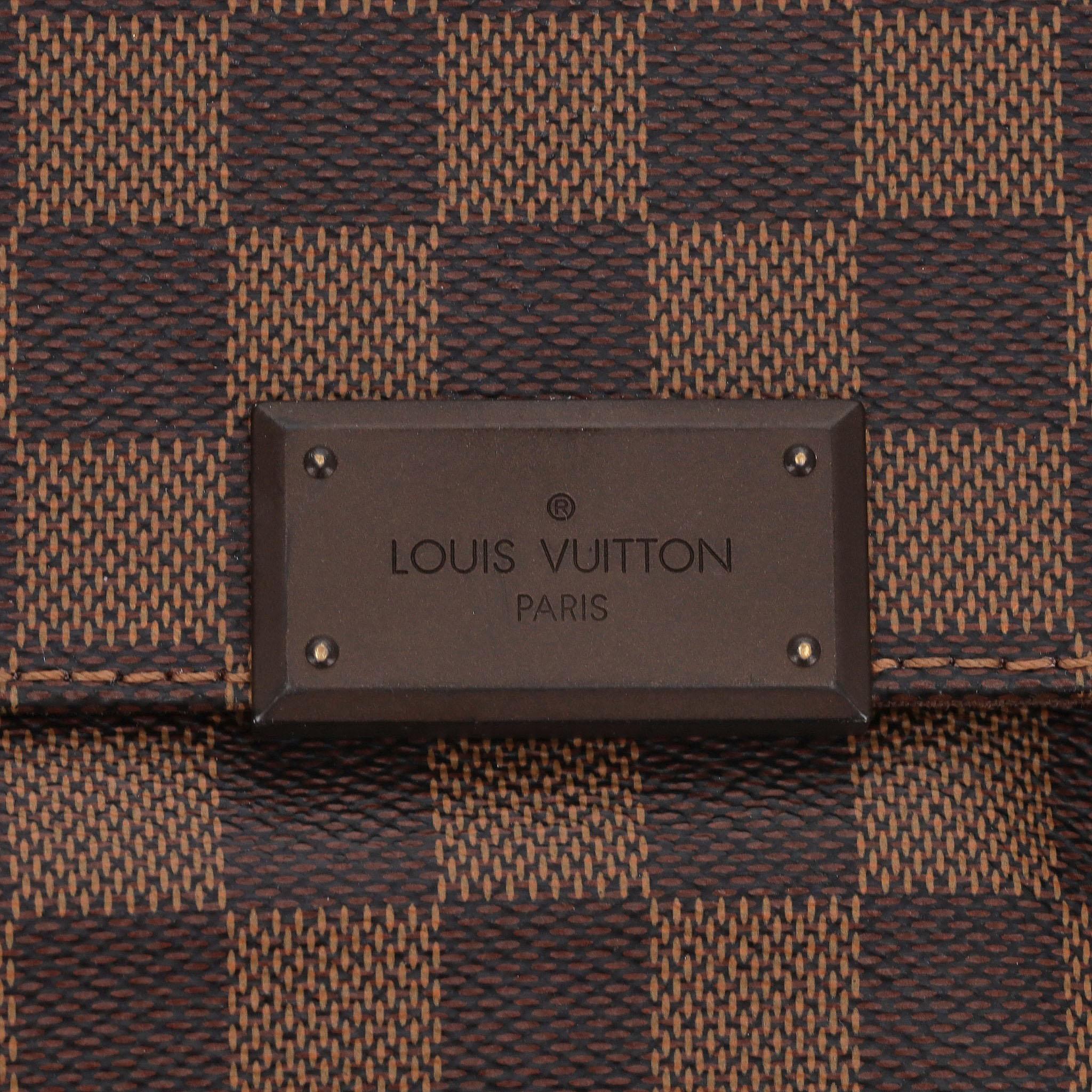 Louis Vuitton Damier Ebene District Messenger Bag im Angebot 2