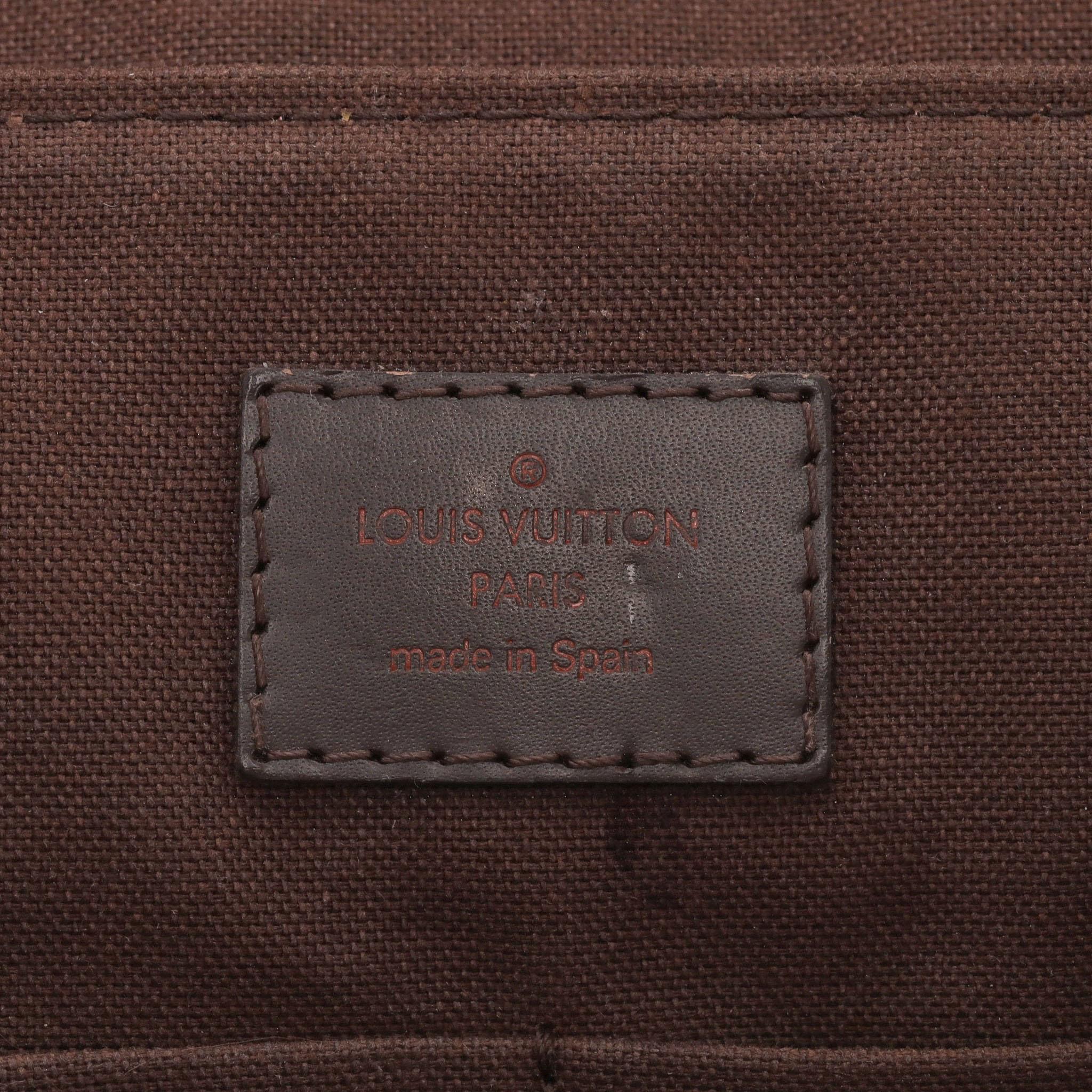 Louis Vuitton Damier Ebene District Messenger Bag im Angebot 3