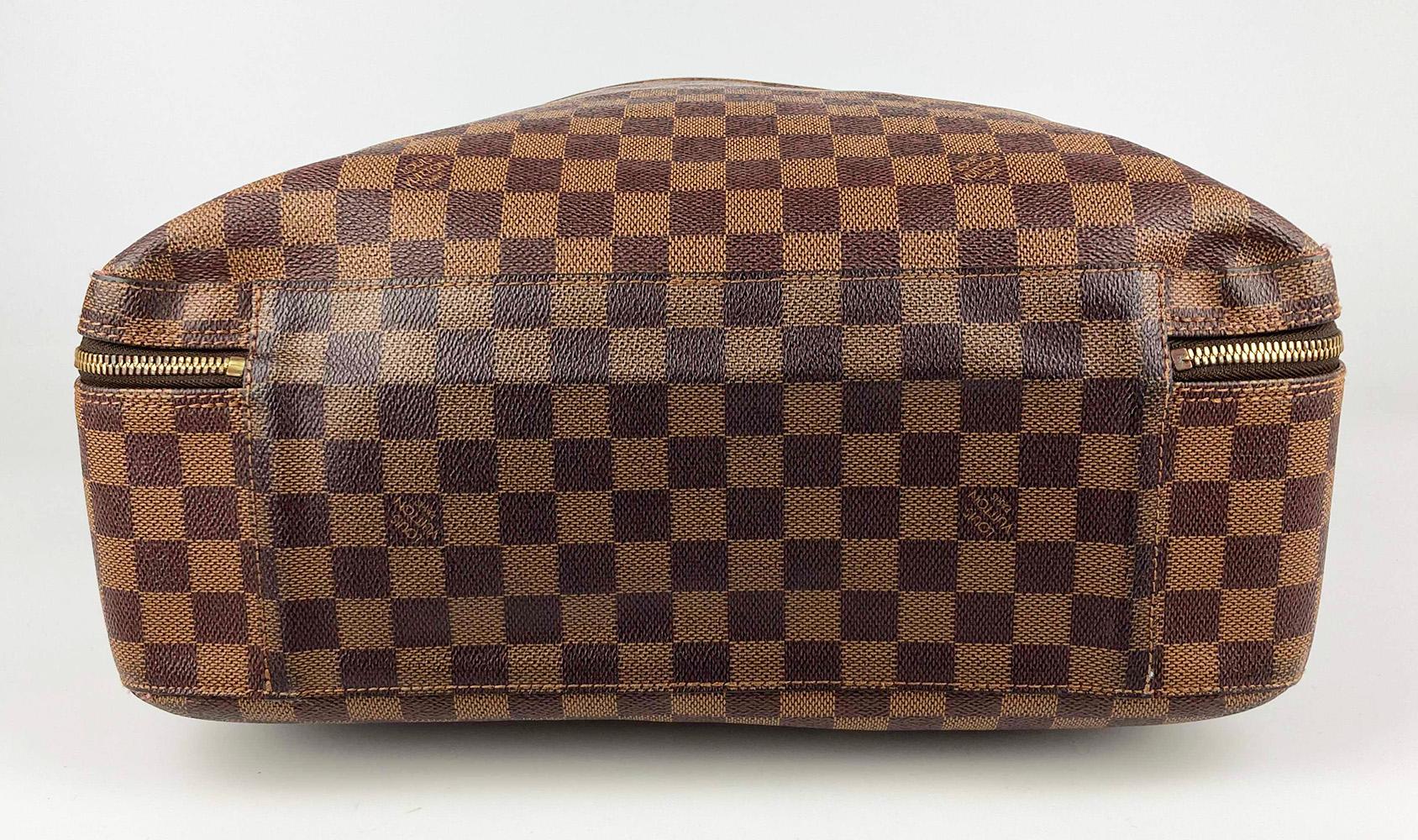 Louis Vuitton Damier Ebene Dorsoduro Messenger Bag In Good Condition For Sale In Philadelphia, PA