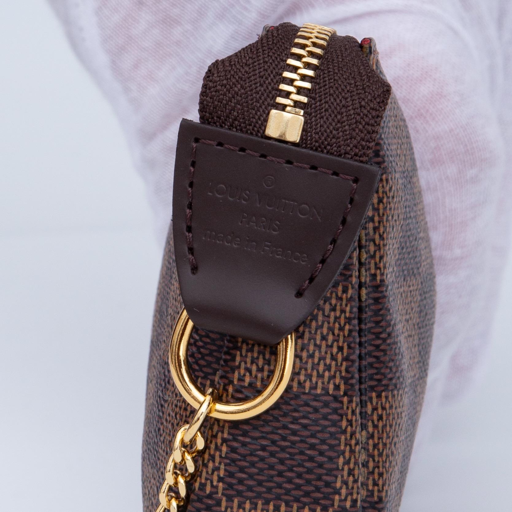 Louis Vuitton Damier Ebene Mini Pochette Accessories (2020) In Excellent Condition For Sale In Montreal, Quebec