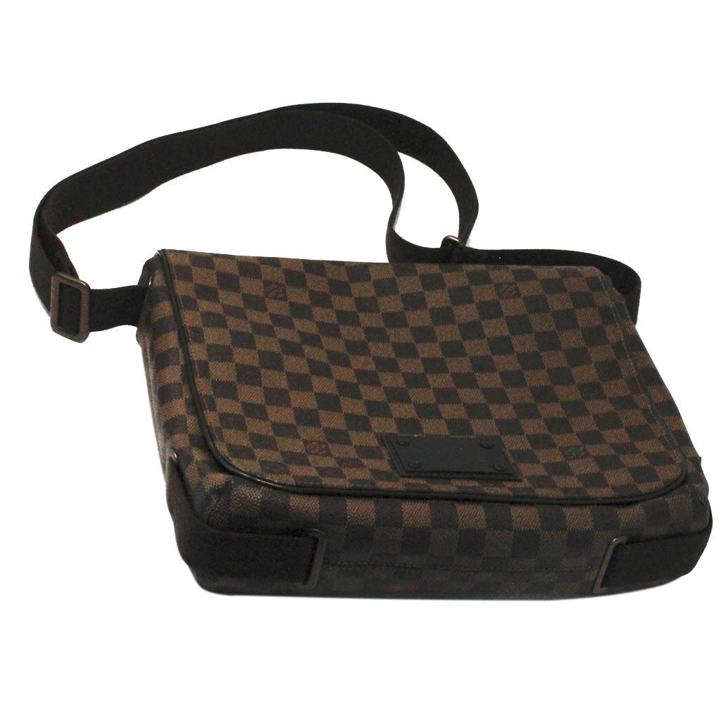 Louis Vuitton Damier Ebene MM Messenger Bag In Good Condition In Boca Raton, FL