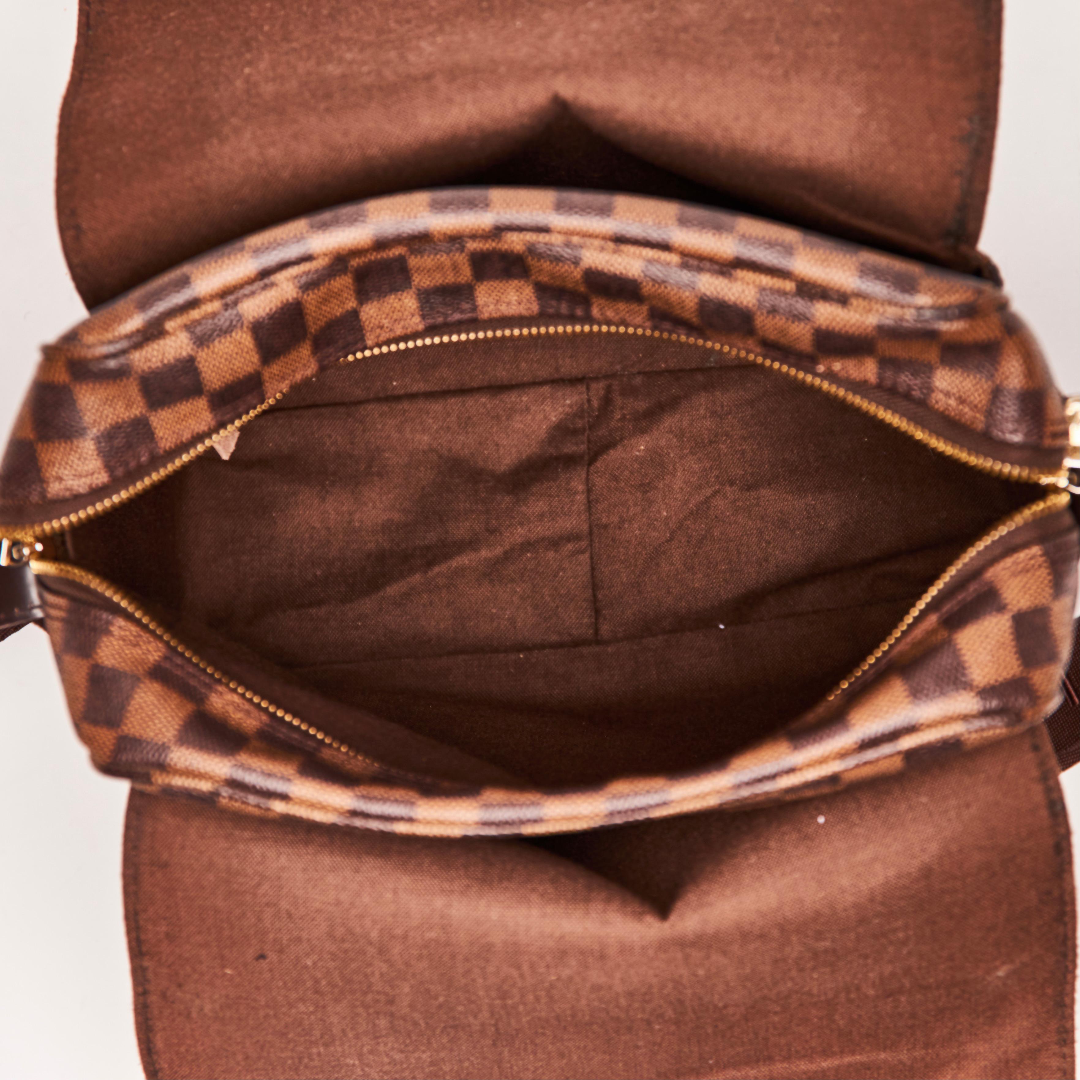 Bolso Mensajero Louis Vuitton Damier Ebene Naviglio (2017) en venta 2