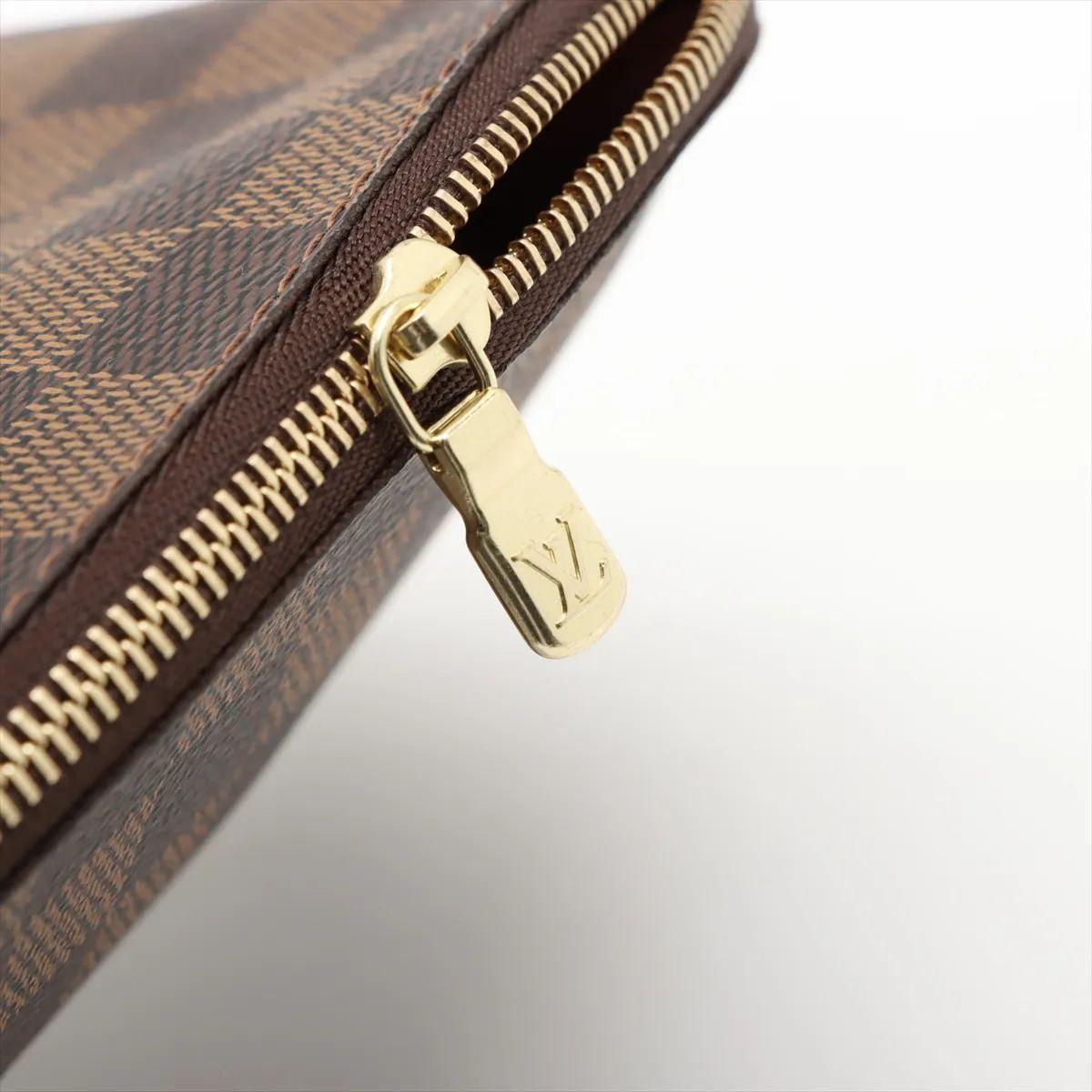 Louis Vuitton Damier Ebene Pochette Kosmetiktasche PM im Angebot 2