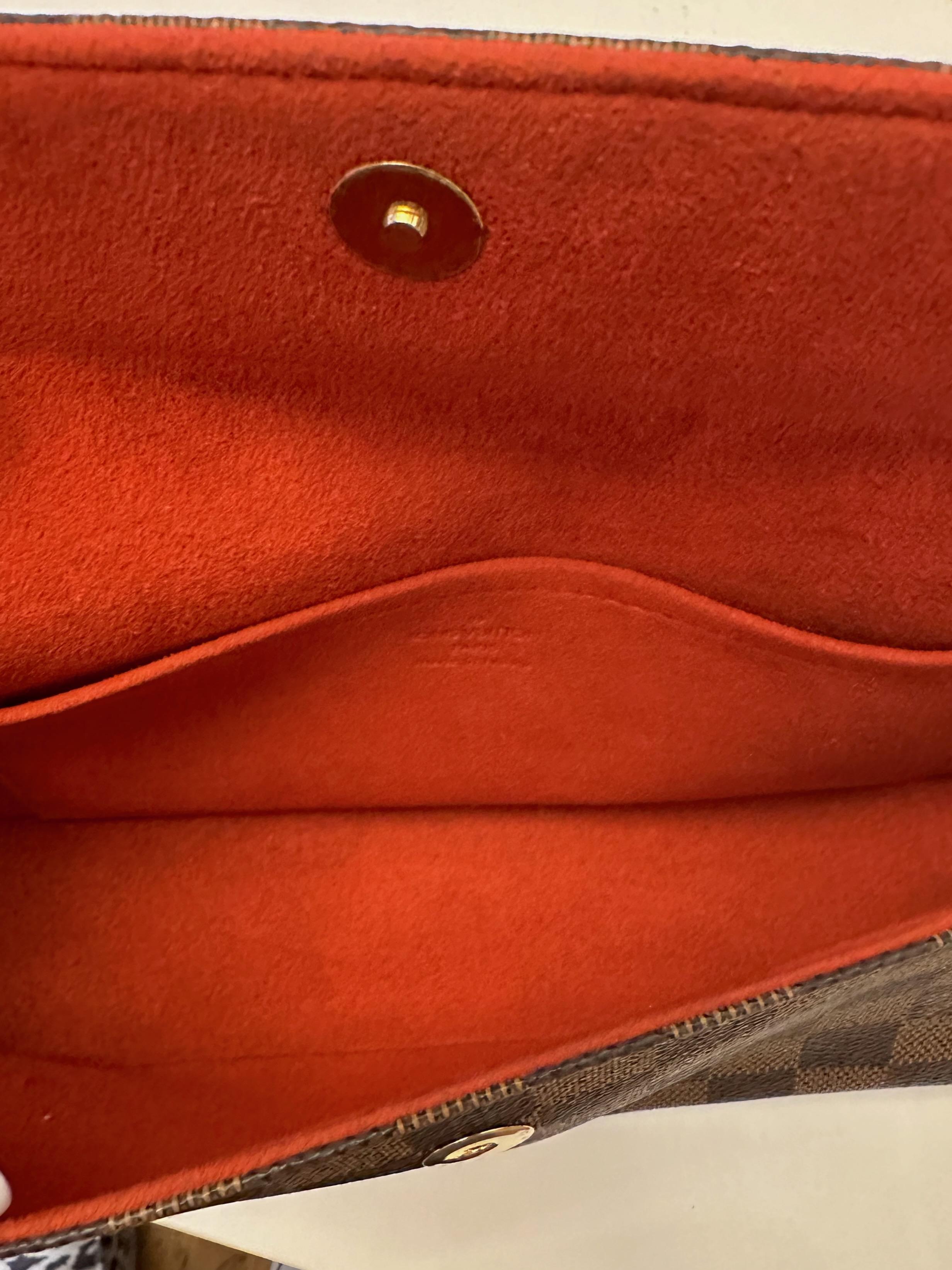 Louis Vuitton Damier Ebene Recoleta Shoulder Bag en vente 5