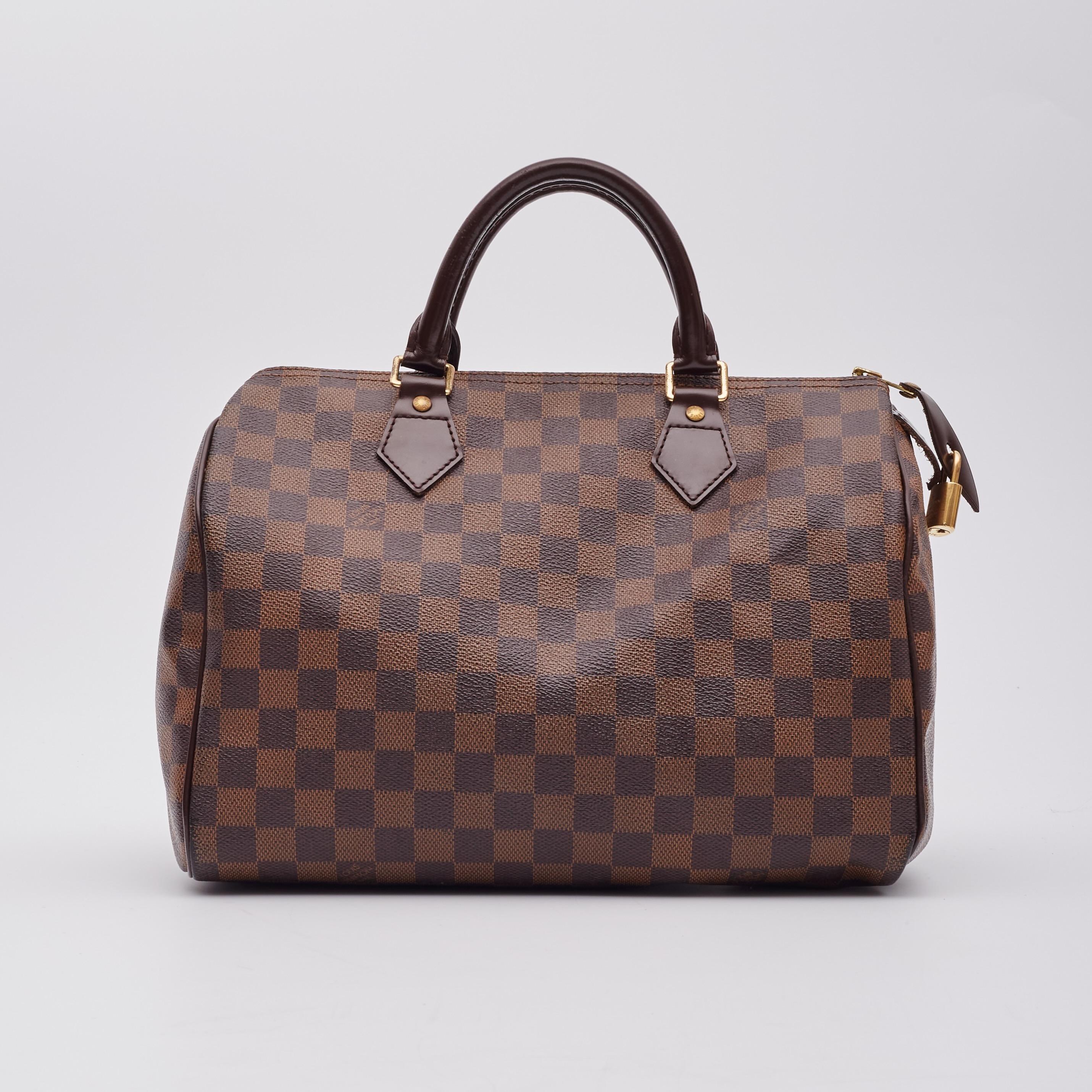 Louis Vuitton Damier Ebene Speedy 30 Handbag With Strap In Excellent Condition For Sale In Montreal, Quebec