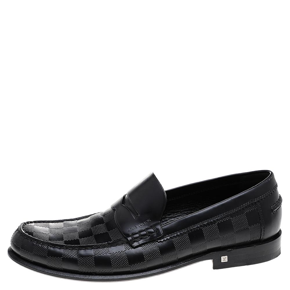 Look smart and dapper wearing these stunning Louis Vuitton loafers with your professional and even special party looks. Crafted in black Damier embossed leather, these Outline loafers are easy to wear and look sleek and stylish with their signature