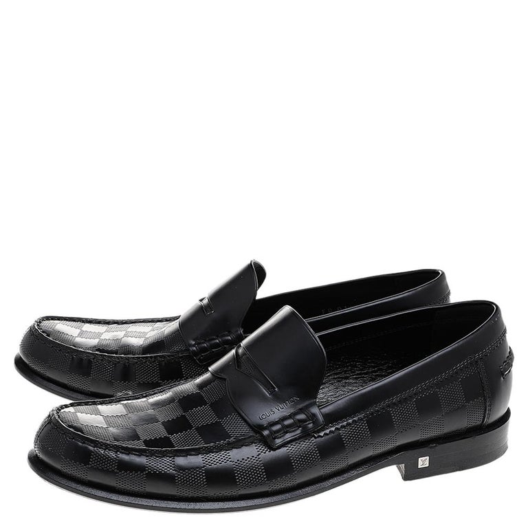 Louis Vuitton Damier Embossed Leather Outline Penny Slip On  display picture 2