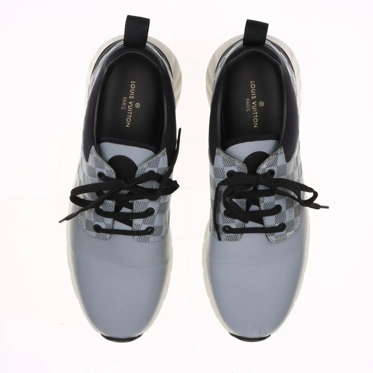 Louis Vuitton Damier Fastlane Leather Sneaker Gray x Black For Sale 3