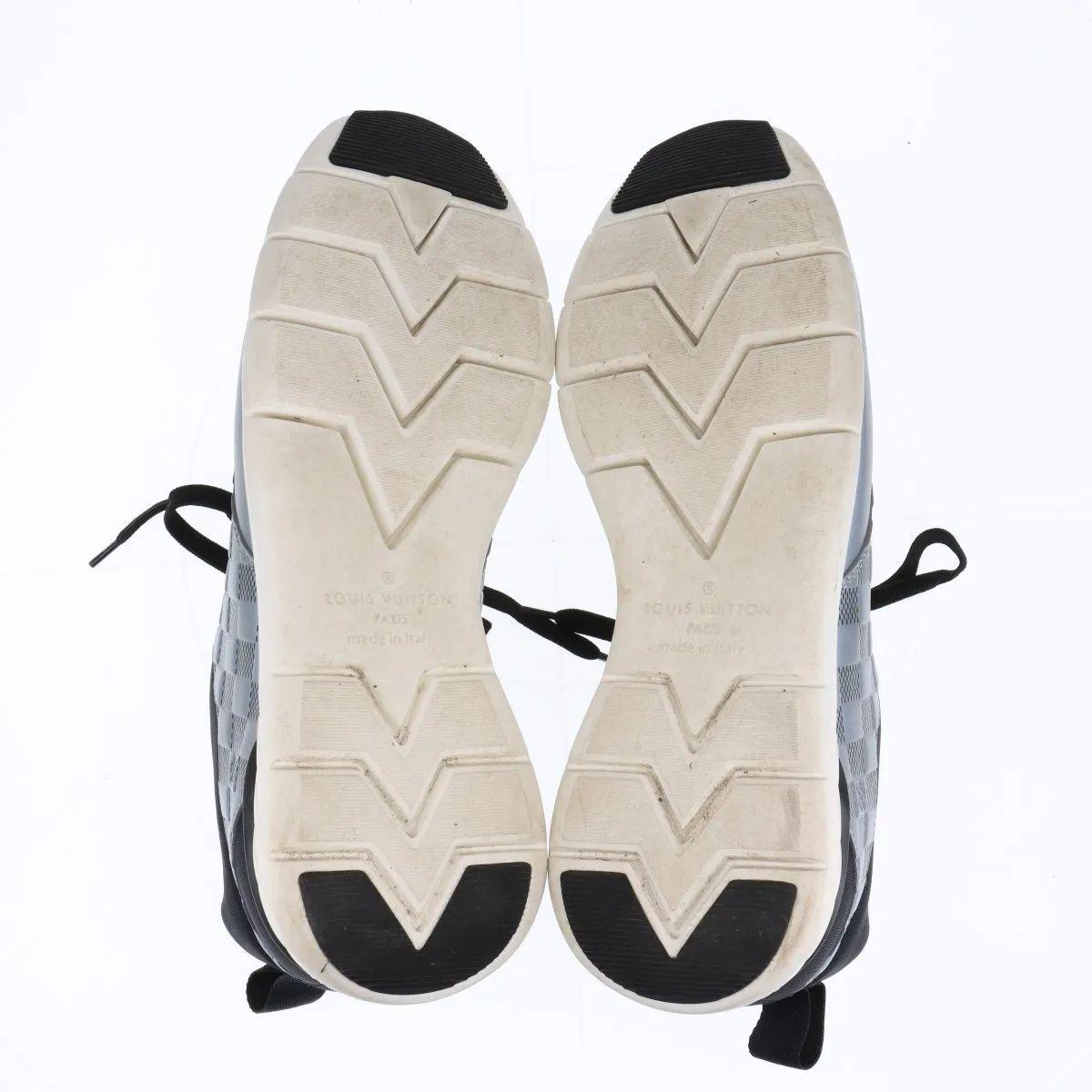 Louis Vuitton Damier Fastlane Leather Sneaker Gray x Black For Sale 4