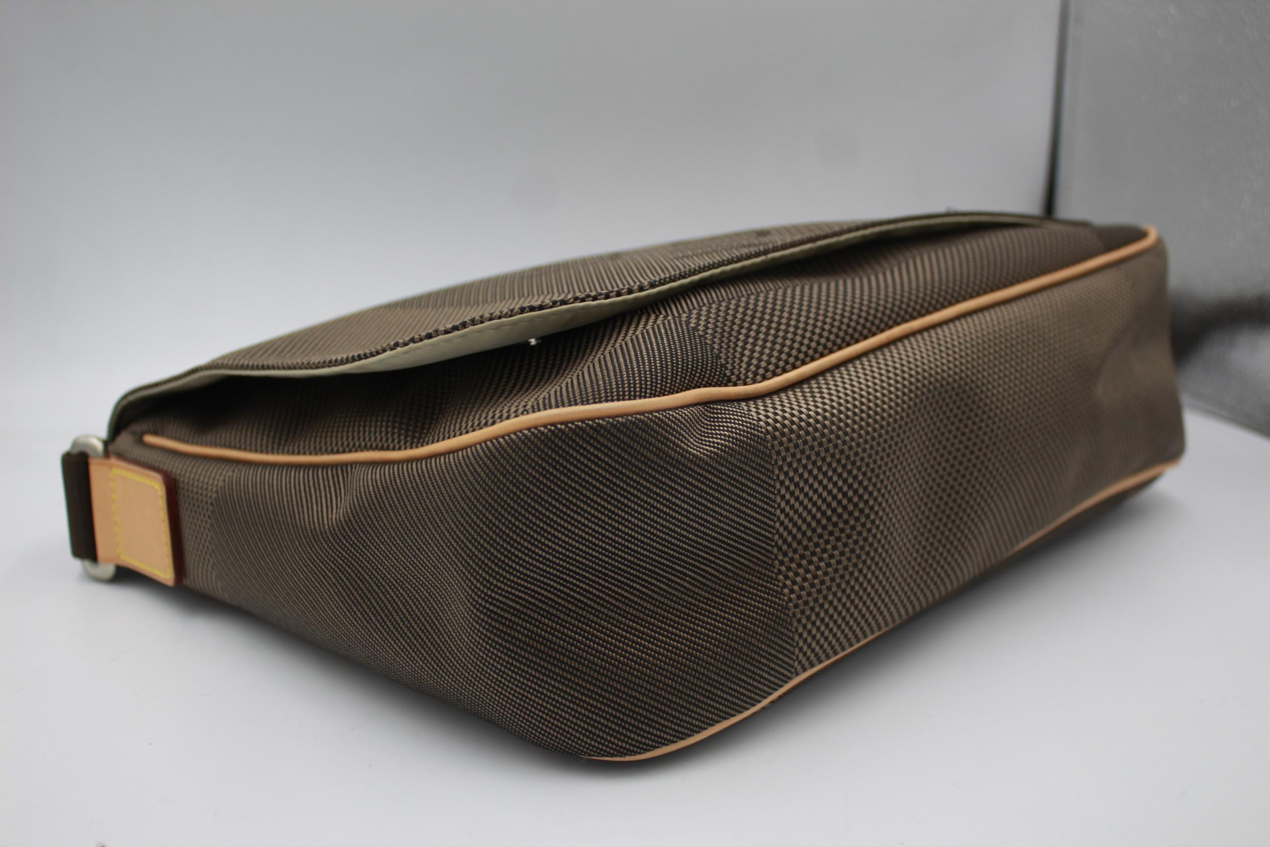 Black Louis Vuitton Damier géant satchel bag For Sale
