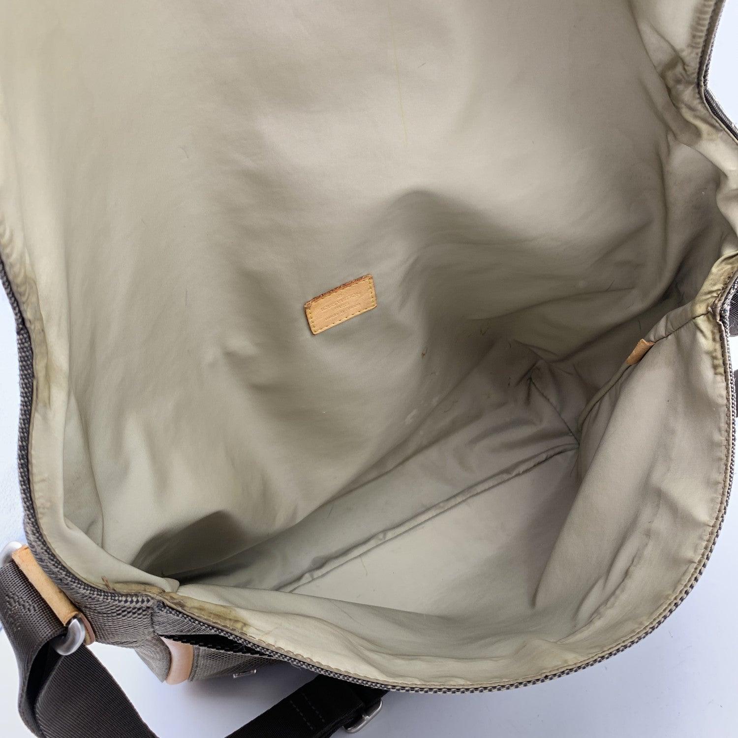 Louis Vuitton Damier Geant Terre Canvas Messenger Crossbody Bag In Fair Condition In Rome, Rome