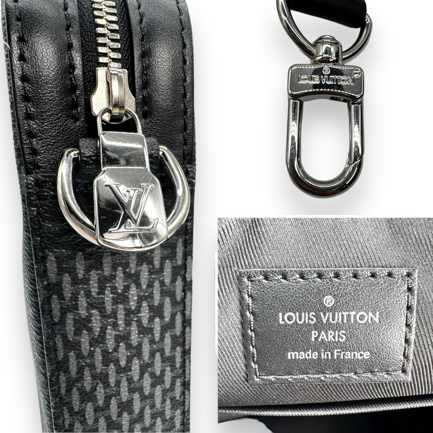Louis Vuitton Damier Graphit 3D Trio Messenger Bag im Angebot 3
