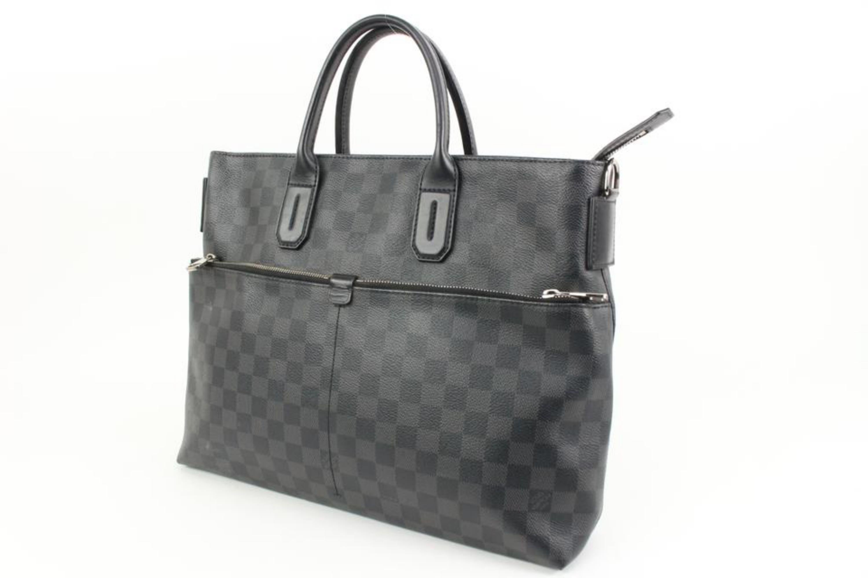 Louis Vuitton Damier Graphite 7 Days A Week Tote 80lk322s
Date Code/Serial Number: CA2175
Made In: Spain
Measurements: Length:  16.5