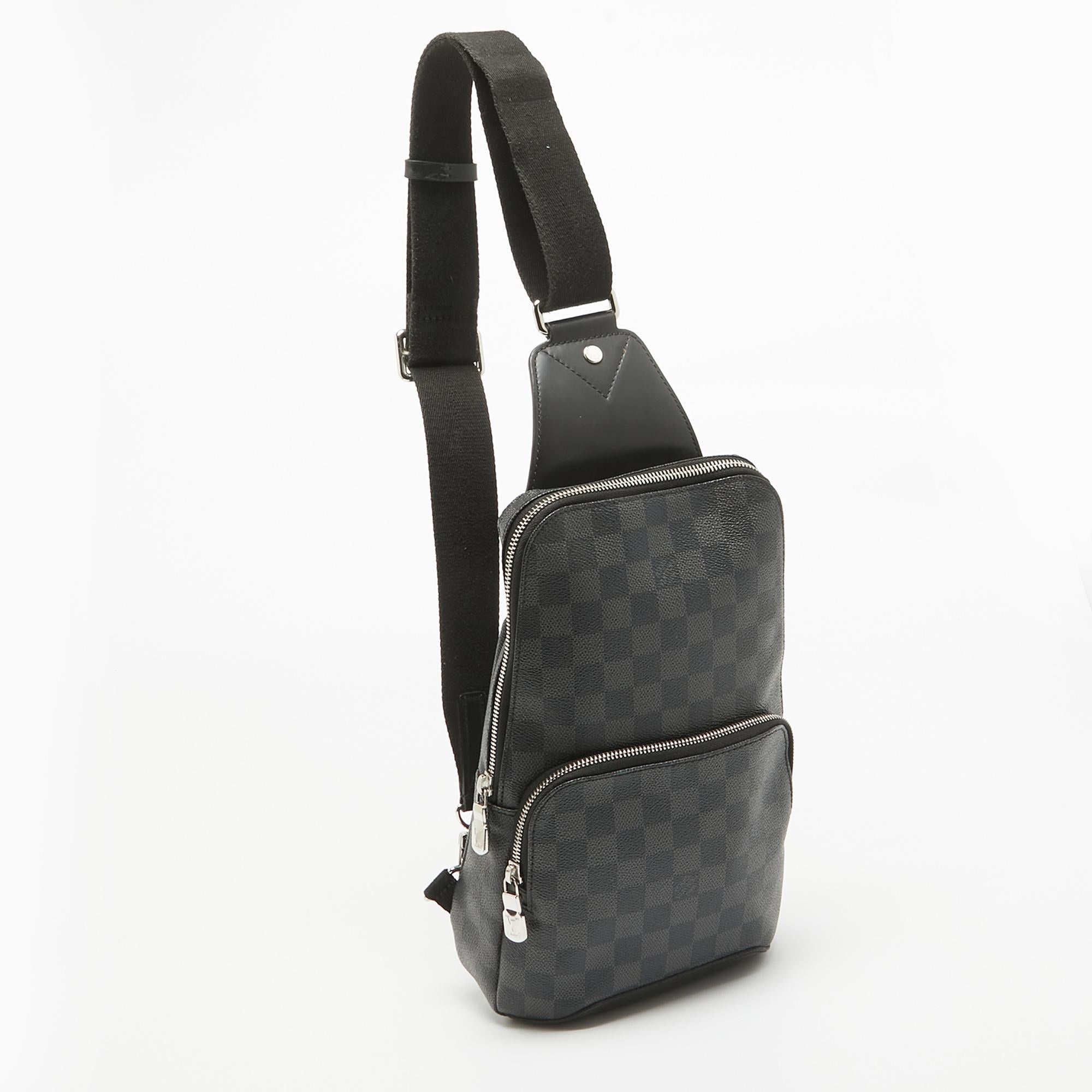 Louis Vuitton Damier Graphite Avenue Sling Bag In Good Condition In Dubai, Al Qouz 2