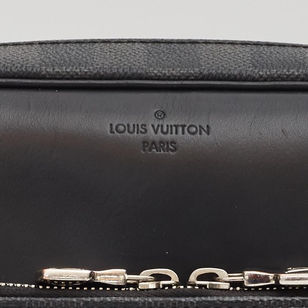 Damier Graphit Schwarze Dayton Reporter MM Tasche von Louis Vuitton (2008) im Angebot 4
