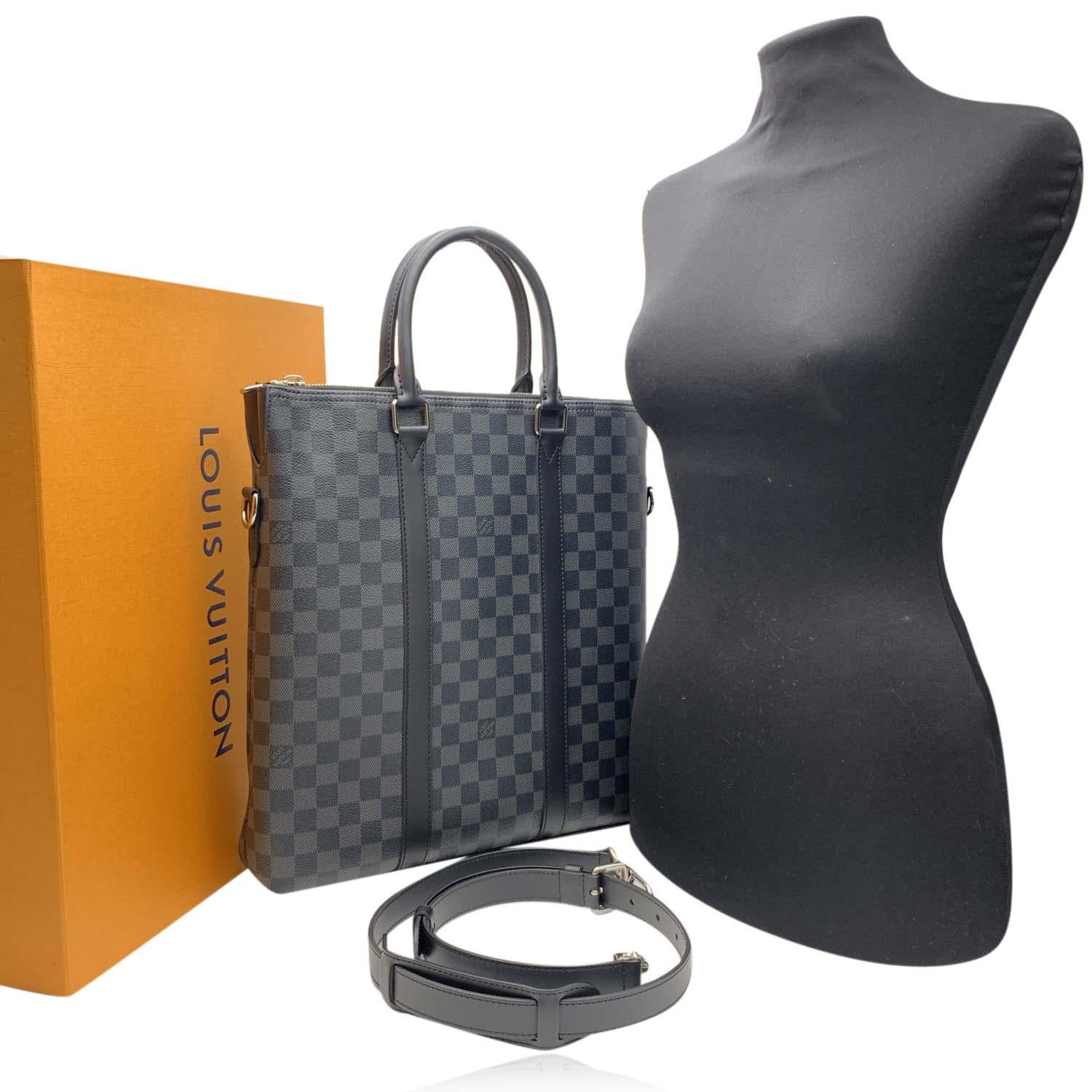Louis Vuitton Damier Graphit Canvas Anton 2 Way Tragetasche mit Riemen im Zustand „Hervorragend“ in Rome, Rome