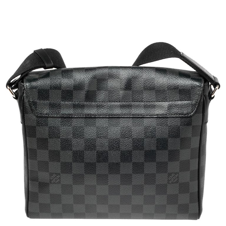 Louis Vuitton - District PM Messenger Bag - Damier Canvas - Graphite - Men - Luxury