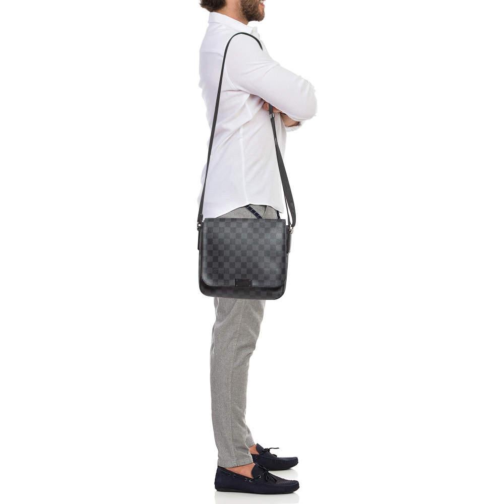 Louis Vuitton Damier Graphite Canvas District PM Bag In Good Condition In Dubai, Al Qouz 2