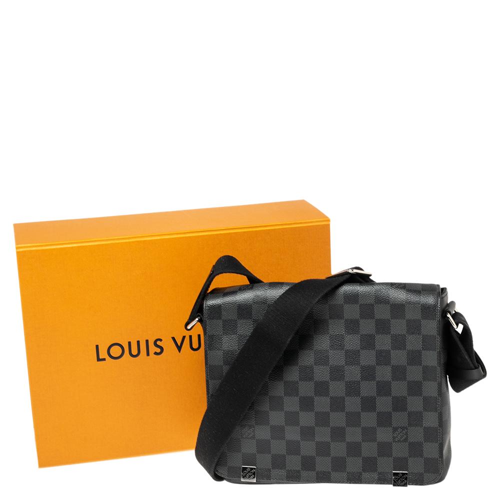 Men's Louis Vuitton Damier Graphite Canvas District PM Bag