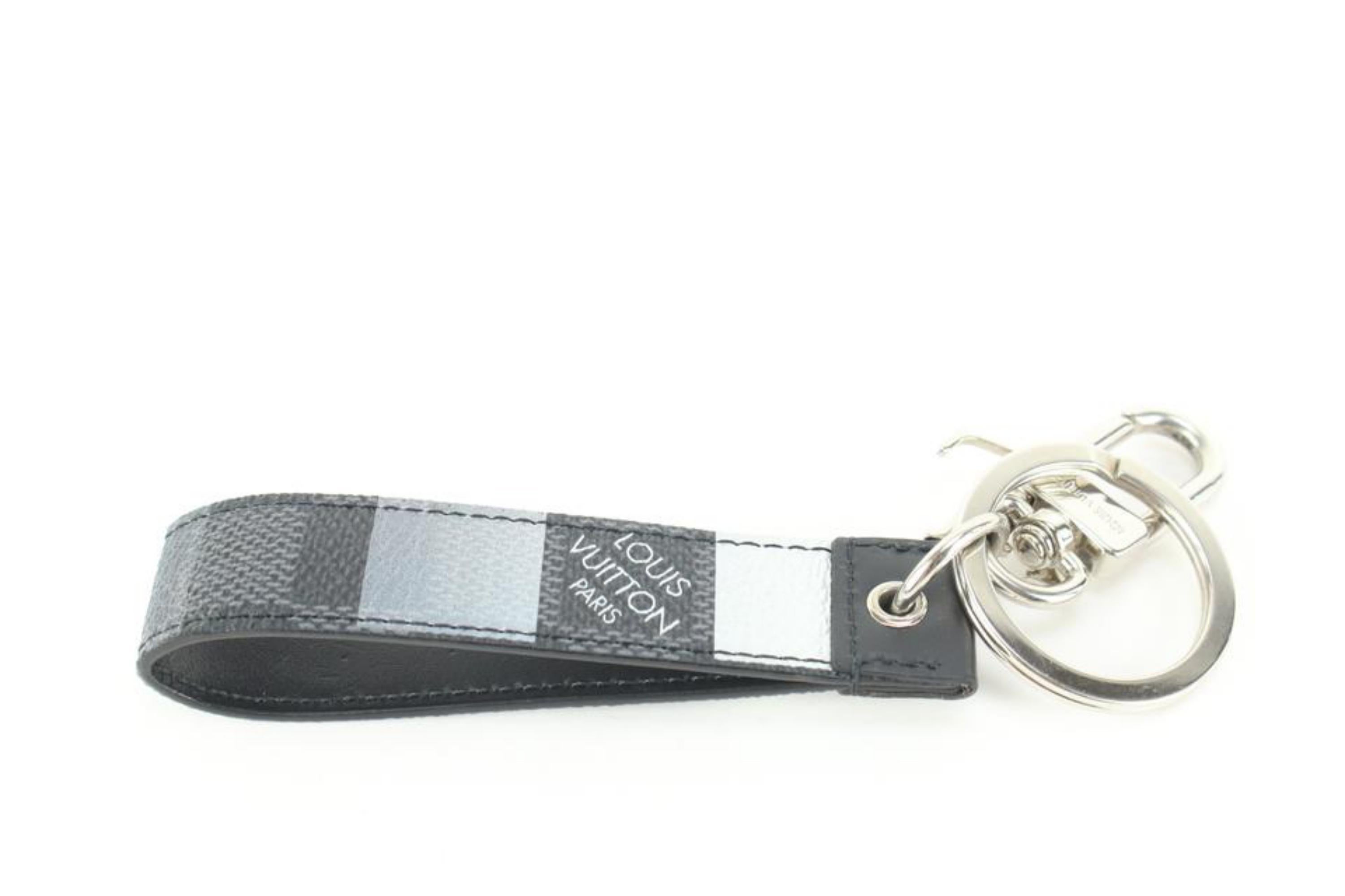 Louis Vuitton Damier Graphite Canvas Dragonne LV Key Holder 42lk518s In Good Condition In Dix hills, NY