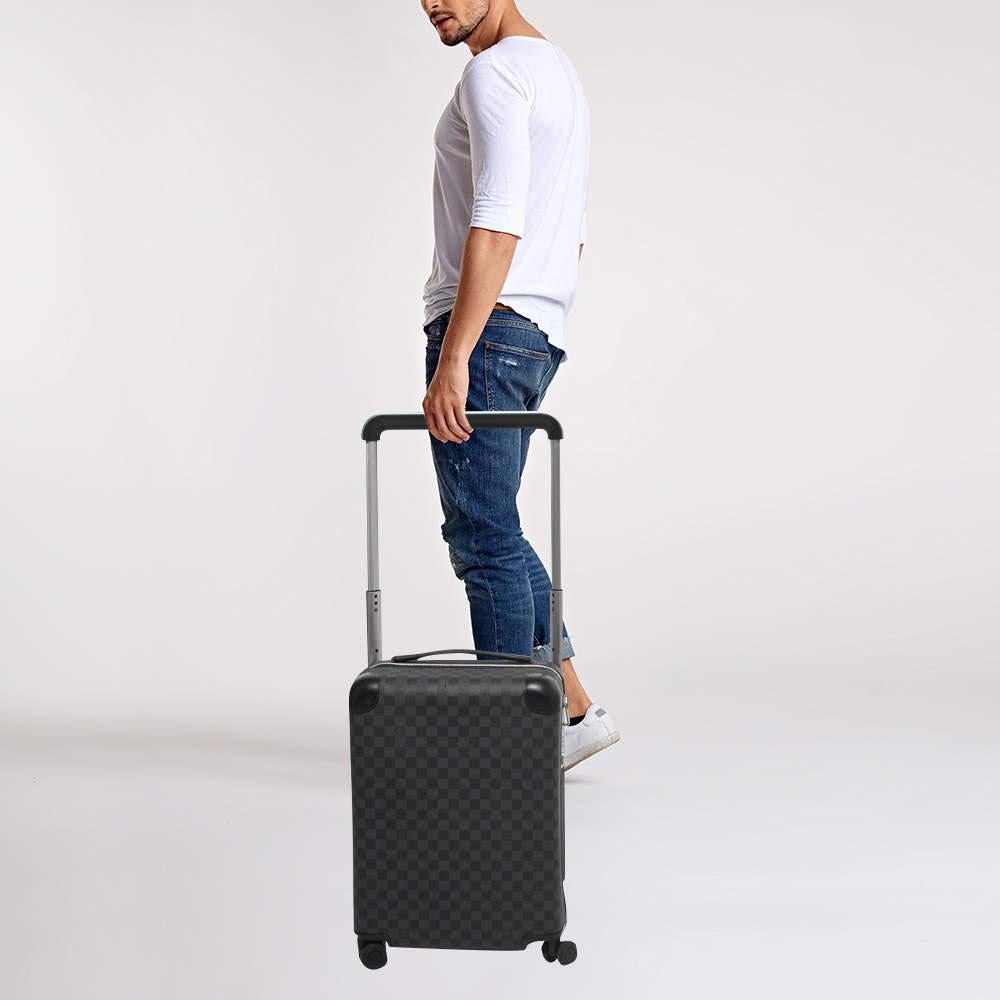 Louis Vuitton Damier Graphite Canvas Horizon 50 Luggage In Good Condition In Dubai, Al Qouz 2
