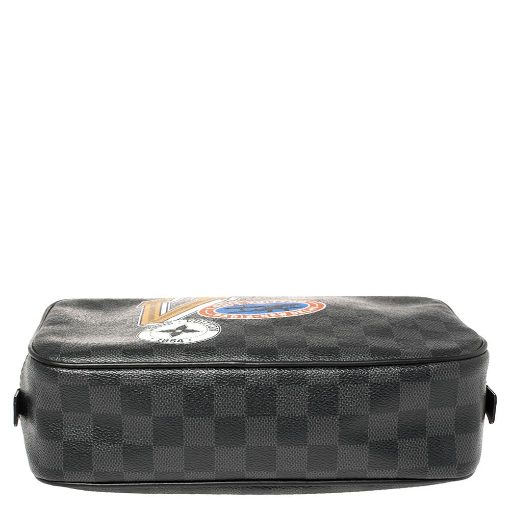 Louis Vuitton Damier Graphite Canvas LV League Toilet Pouch GM In Good Condition In Dubai, Al Qouz 2