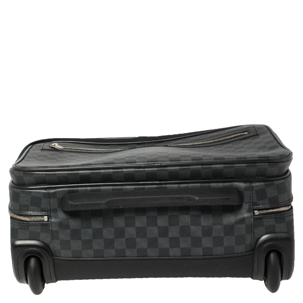 Louis Vuitton Damier Graphite Canvas Pilot Case Luggage In Good Condition In Dubai, Al Qouz 2