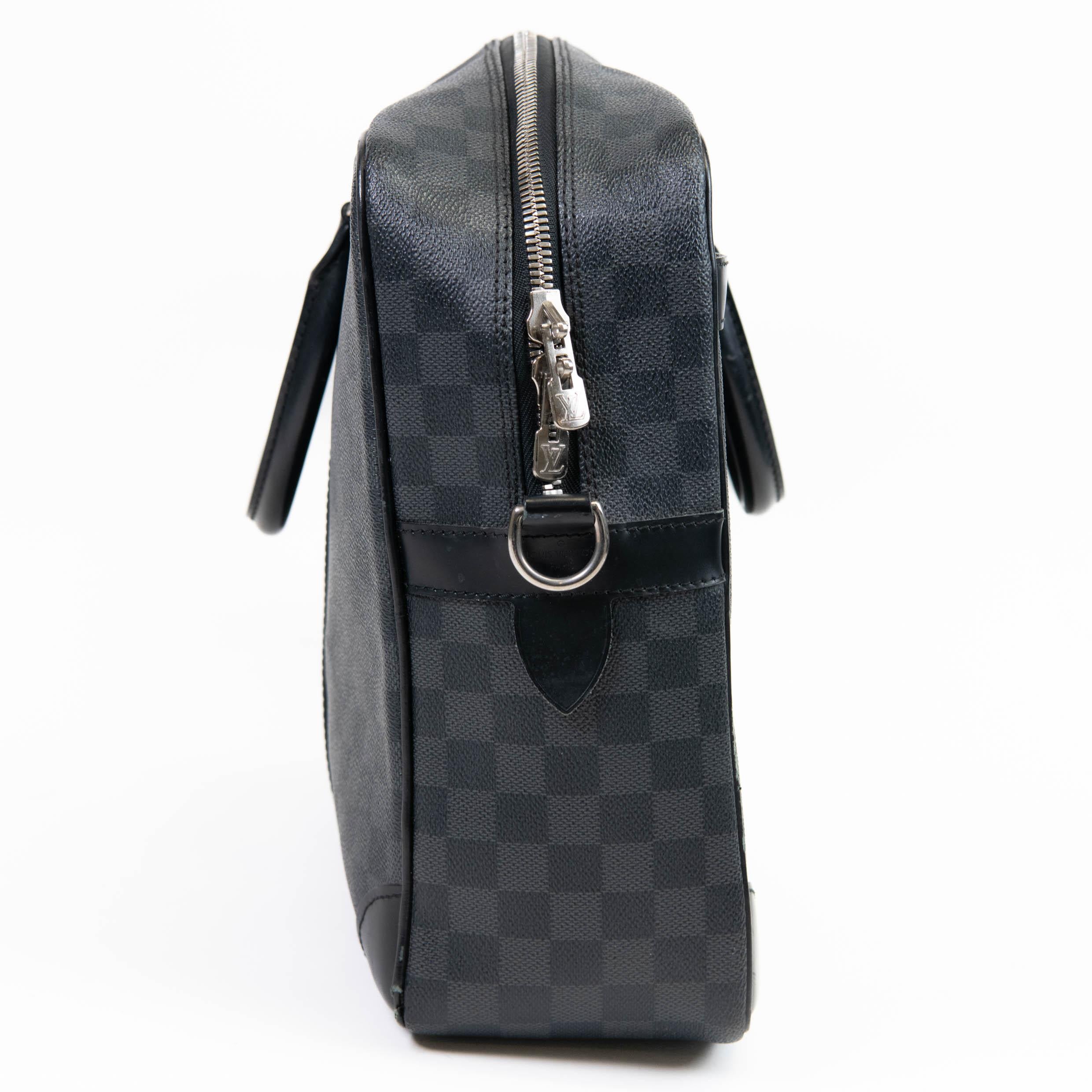 Louis Vuitton Damier Graphite Canvas Porte Documnets Voyage GM Bag In Excellent Condition In Corona Del Mar, CA