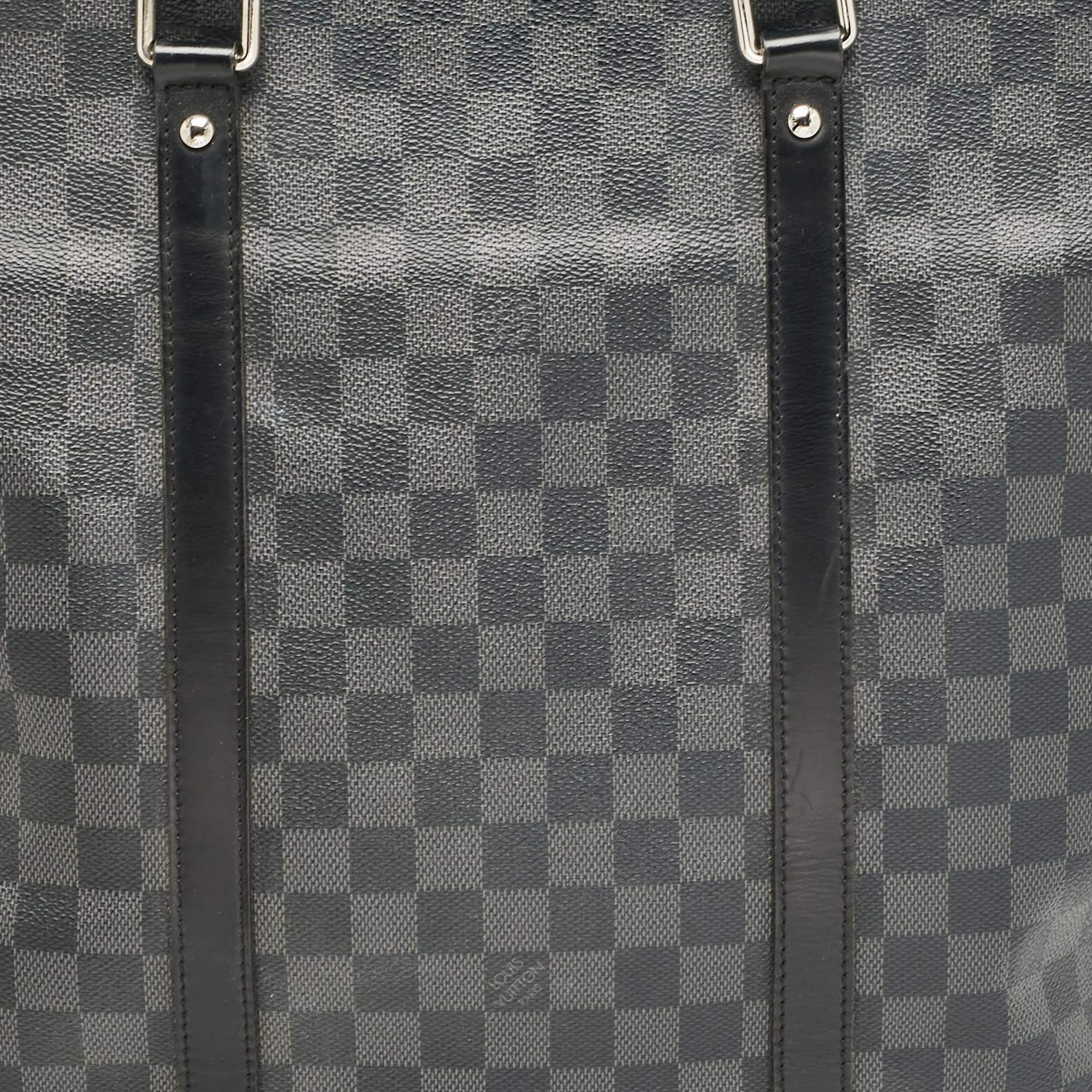 Men's Louis Vuitton Damier Graphite Canvas Tadao Bag For Sale