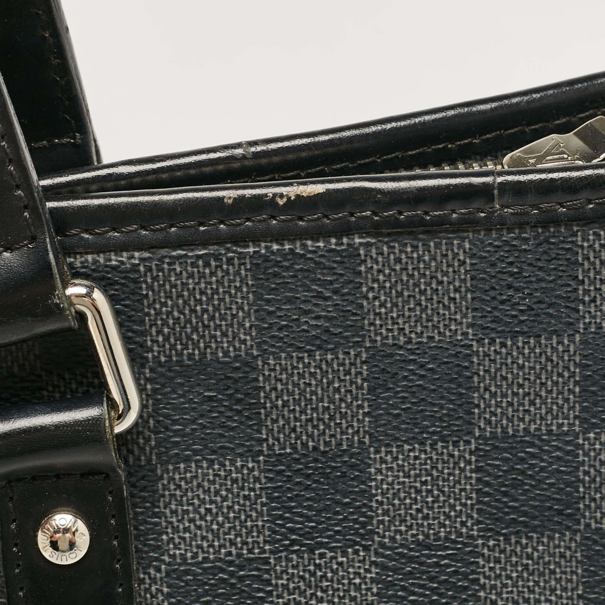 Louis Vuitton Damier Graphite Canvas Tadao Bag For Sale 3