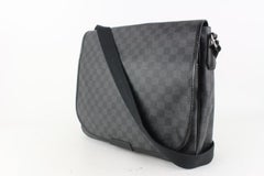 Louis Vuitton Damier Graphite Daniel GM Messenger Flap Bag 105lv12