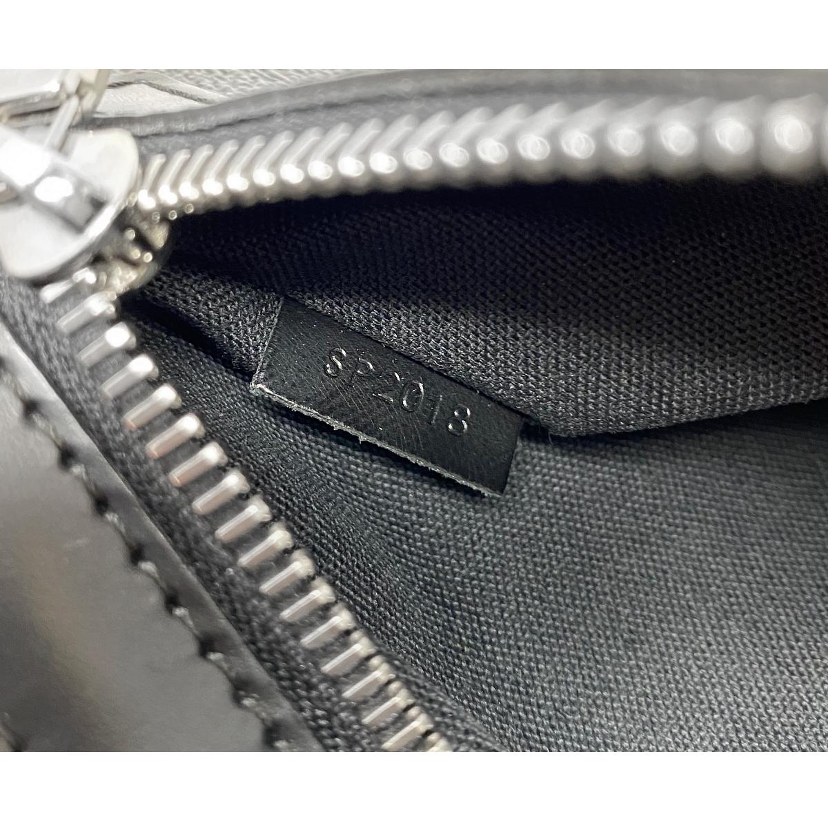 Women's or Men's Louis Vuitton Damier Graphite District GM Messenger Bag