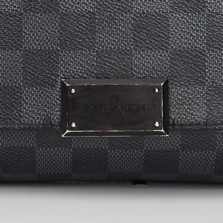 Buy Cheap Louis Vuitton District Damier Graphite messenger bag #999931770  from