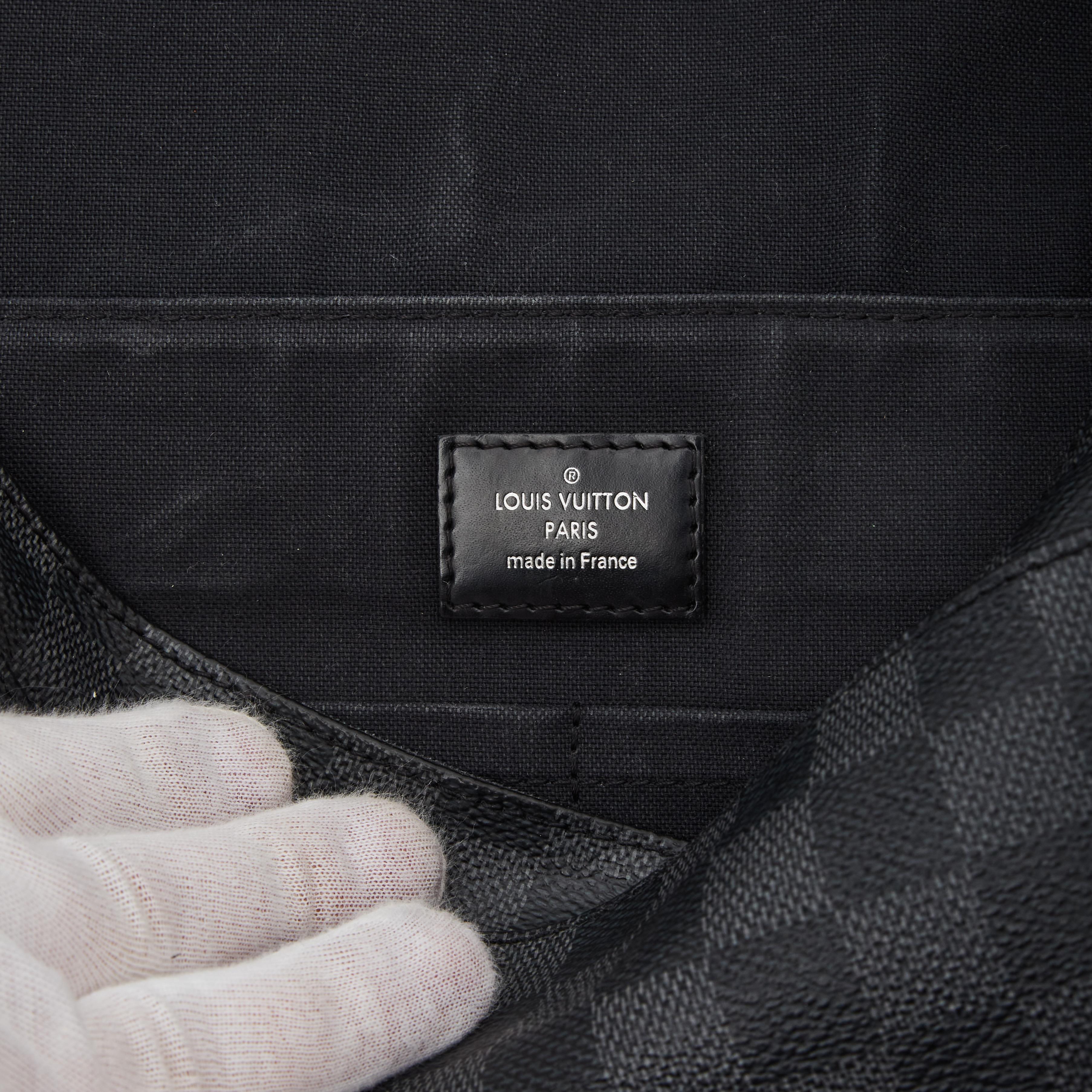 Louis Vuitton Damier Graphite District Messenger Bag PM (2015) In Good Condition In Montreal, Quebec