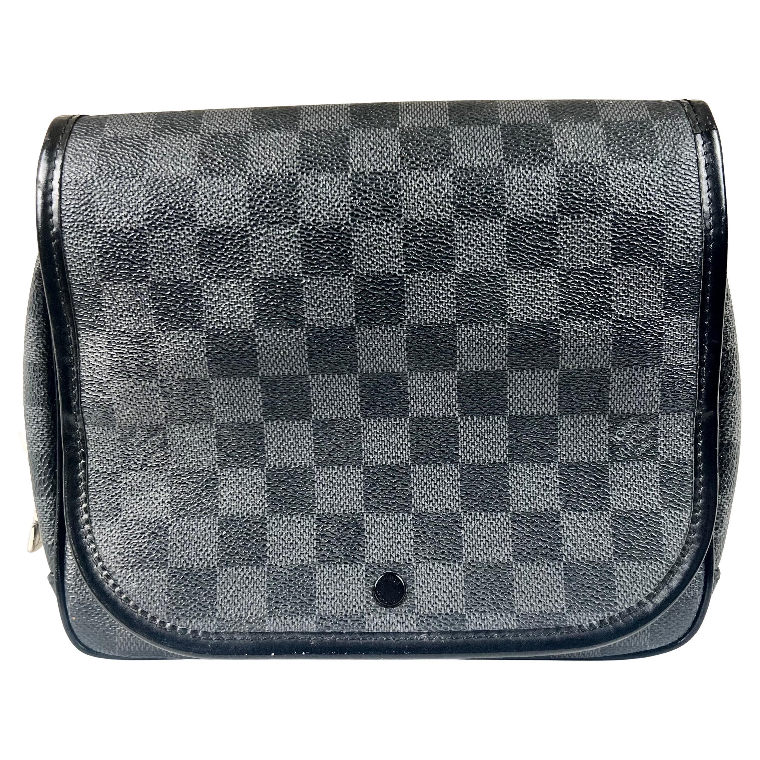 Louis Vuitton Damier Graphite Hanging Toiletry Pouch bag Travel Organizer For Sale