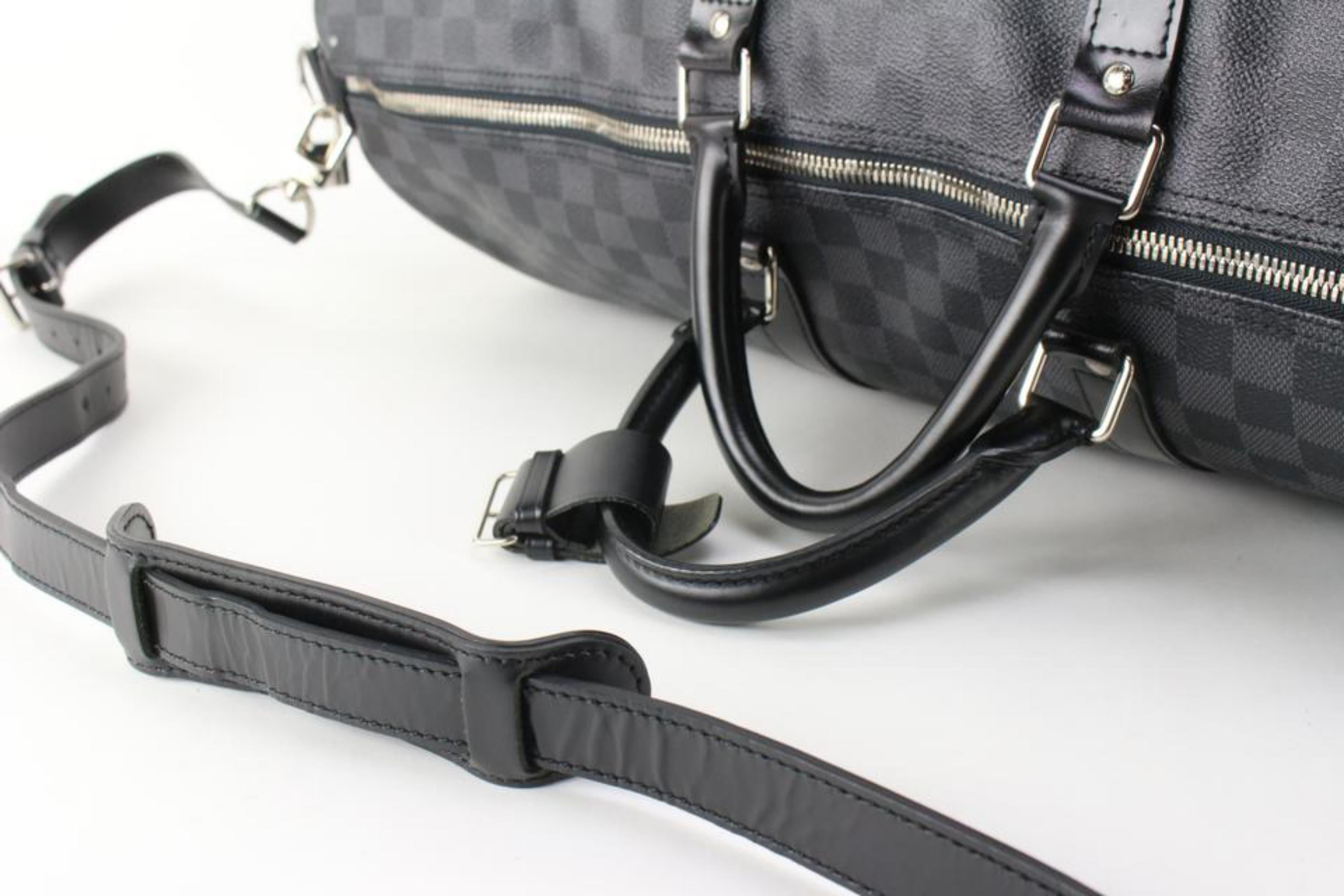 Louis Vuitton Damier Graphite Keepall Bandouliere 55 Duffle with Strap 9lk822s In Good Condition For Sale In Dix hills, NY