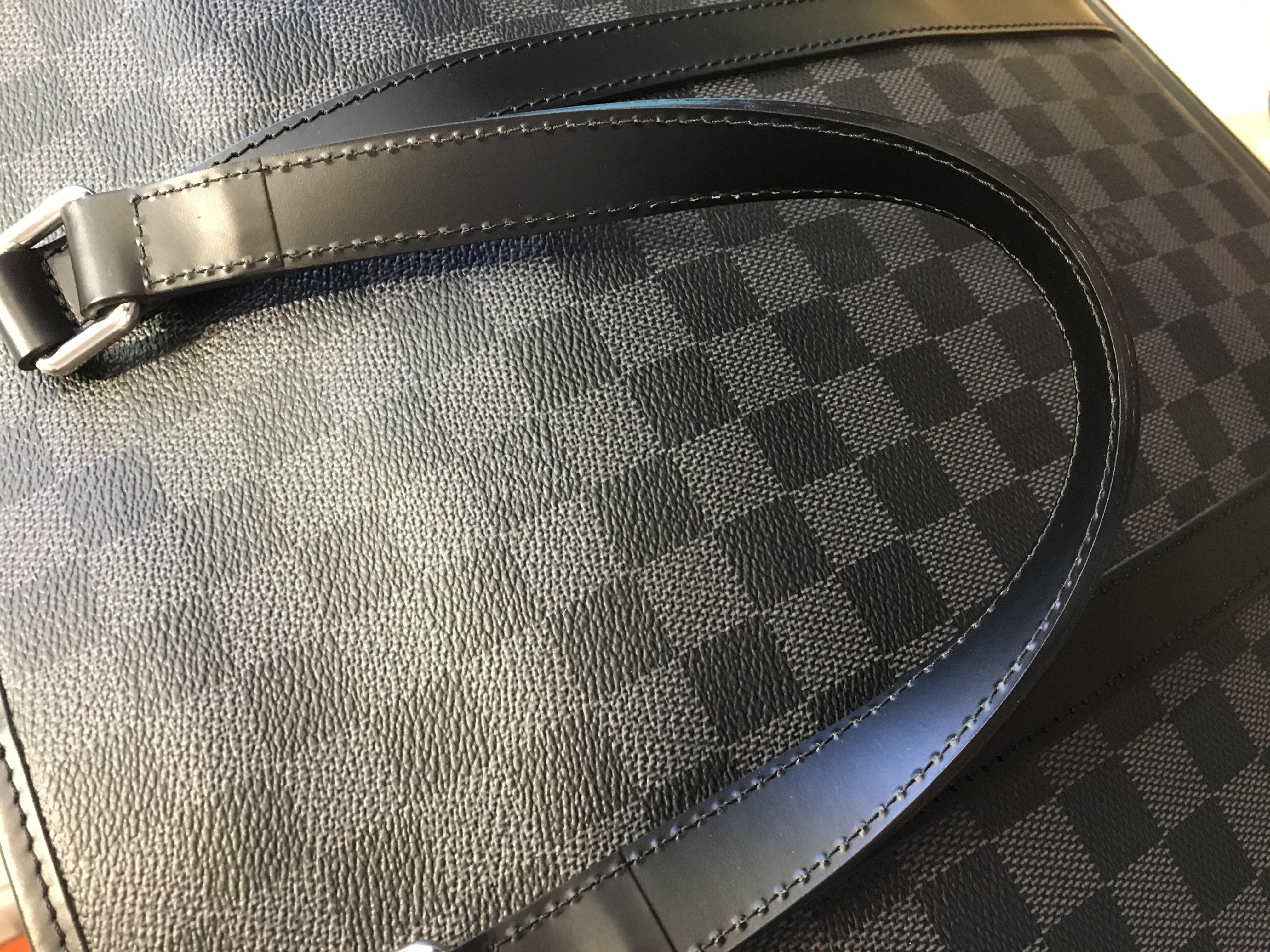 Louis Vuitton Damier Graphite Men's tadao Handbag  In Excellent Condition In Paris, FR