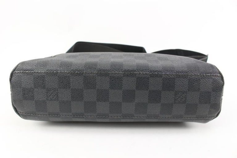 Louis Vuitton Damier Graphite Mick PM - Black Messenger Bags, Bags -  LOU759263