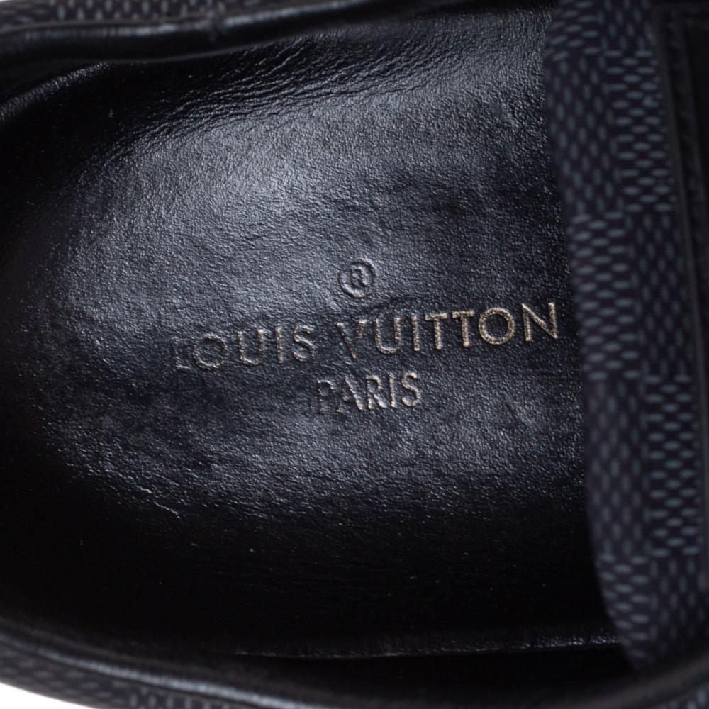 Louis Vuitton Damier Graphite Nylon and Leather Offshore Sneakers Size 44 In Good Condition In Dubai, Al Qouz 2
