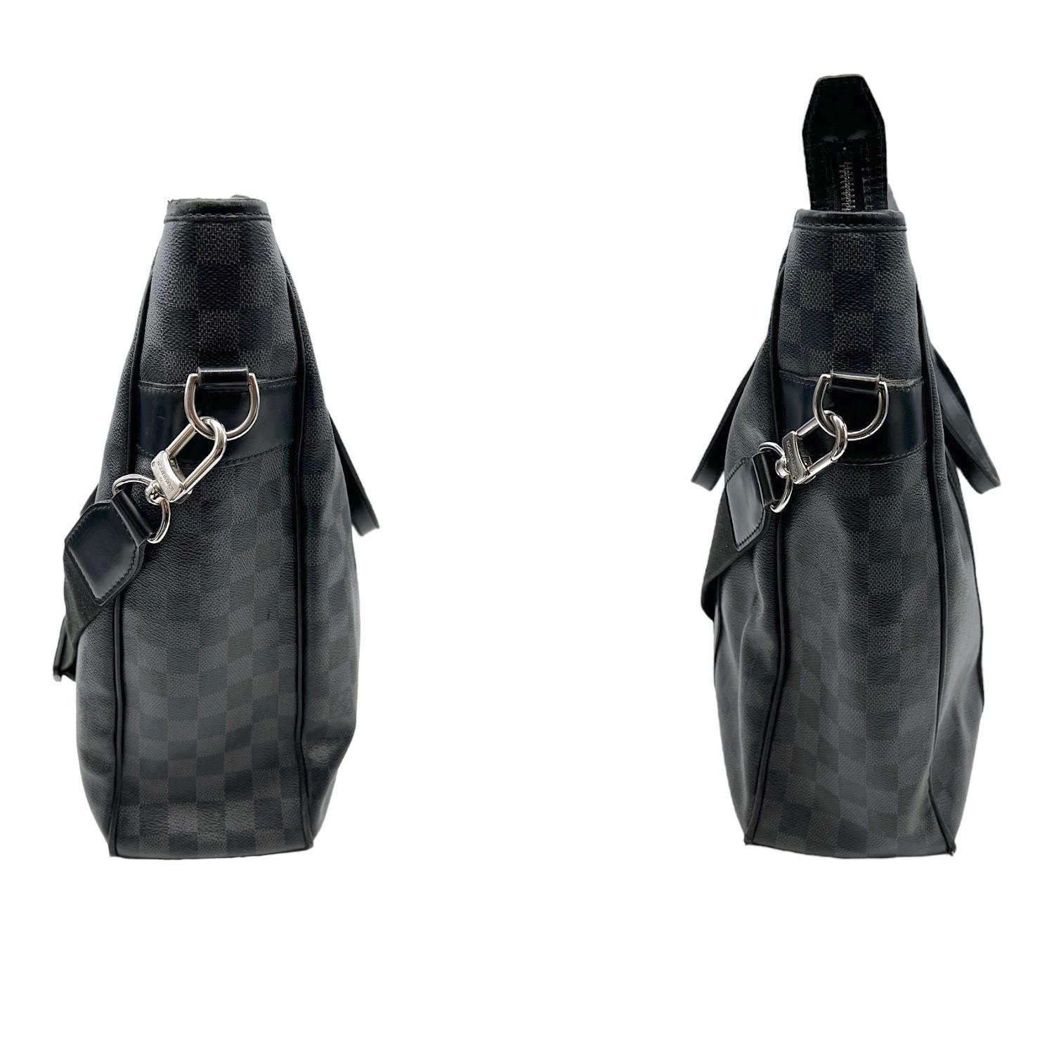 Louis Vuitton Damier Graphite Tadao MM Tote In Good Condition In Scottsdale, AZ