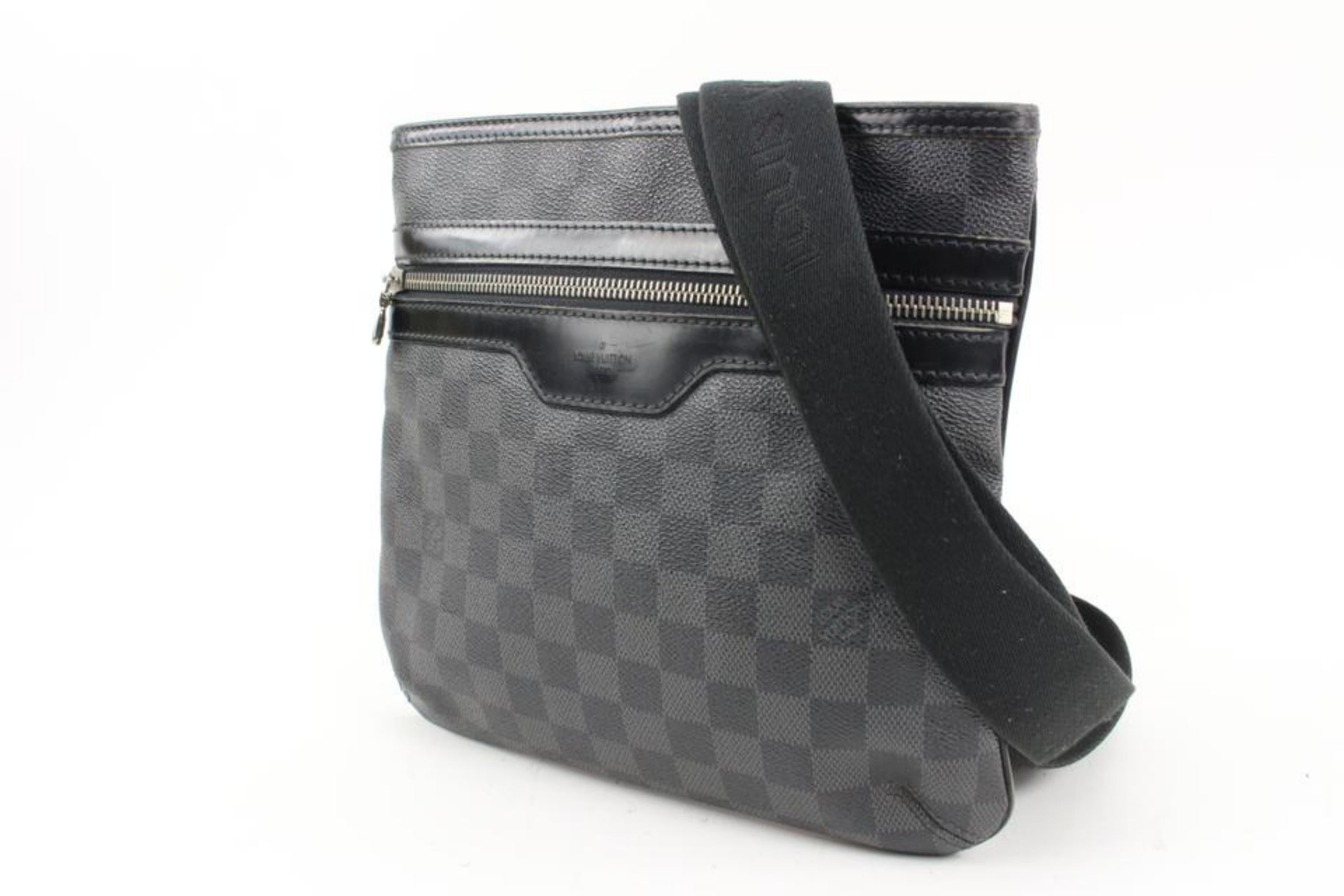 Louis Vuitton Damier Graphite Thomas Crossbody Bag s214lv75
Date Code/Serial Number: VI0131
Made In: France
Measurements: Length:  10