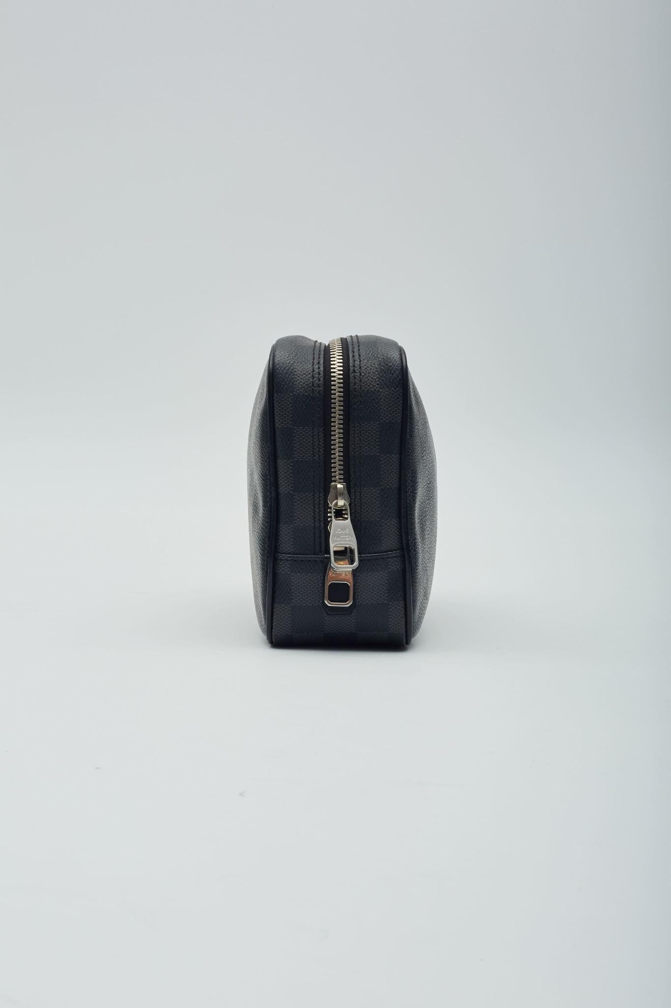 Women's Louis Vuitton Damier Graphite Toilet Pouch GM Cosmetic Bag For Sale